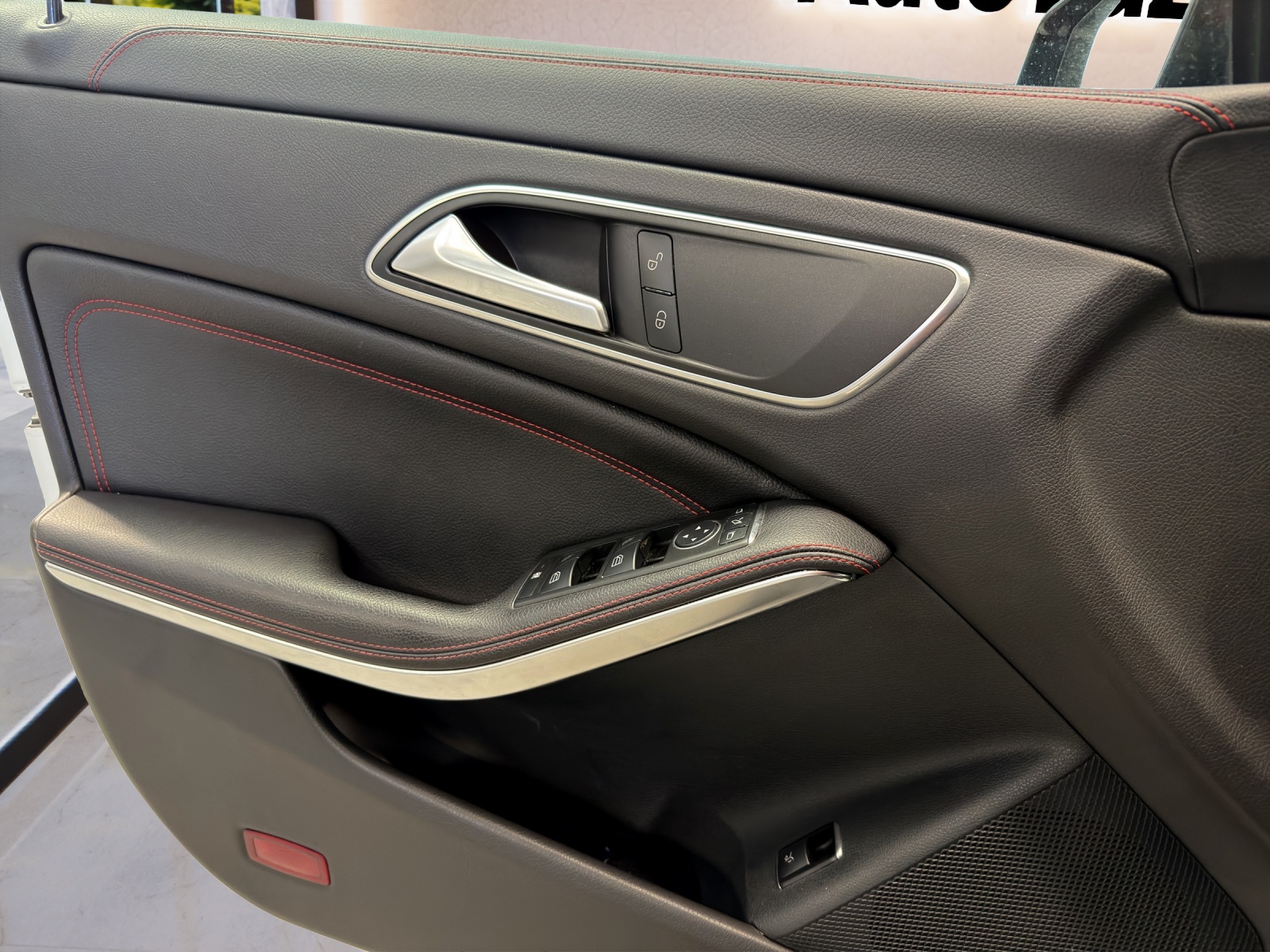 MERCEDES-BENZ CLA Shooting Brake 45 AMG 4Matic Speedshift-image-13