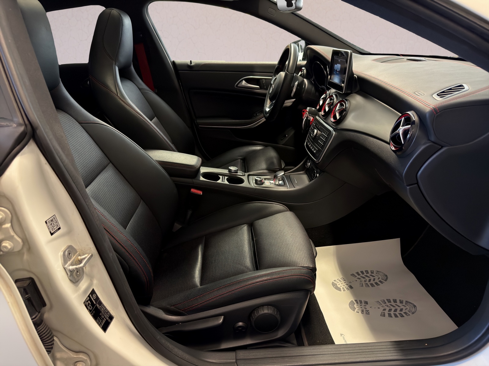 MERCEDES-BENZ CLA Shooting Brake 45 AMG 4Matic Speedshift-image-15