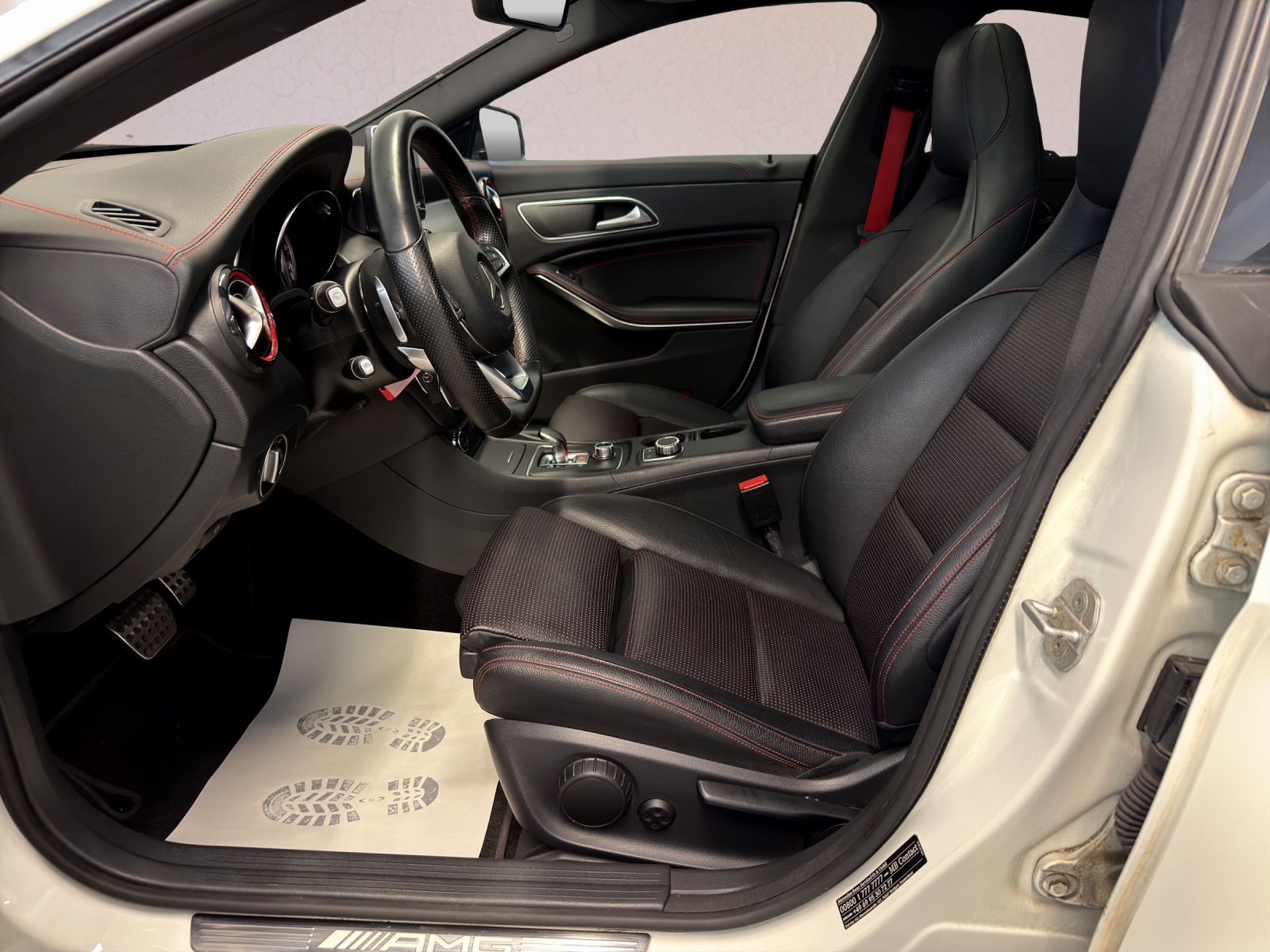 MERCEDES-BENZ CLA Shooting Brake 45 AMG 4Matic Speedshift-image-9