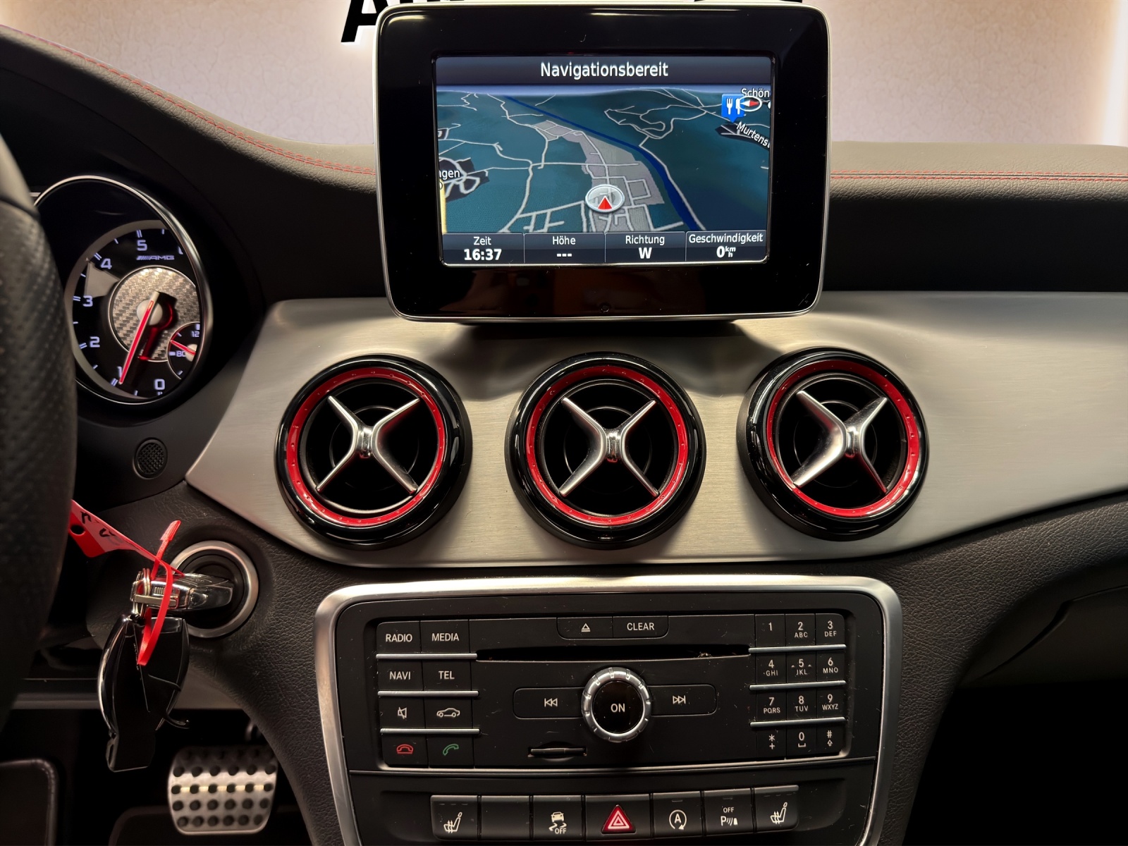 MERCEDES-BENZ CLA Shooting Brake 45 AMG 4Matic Speedshift-image-11