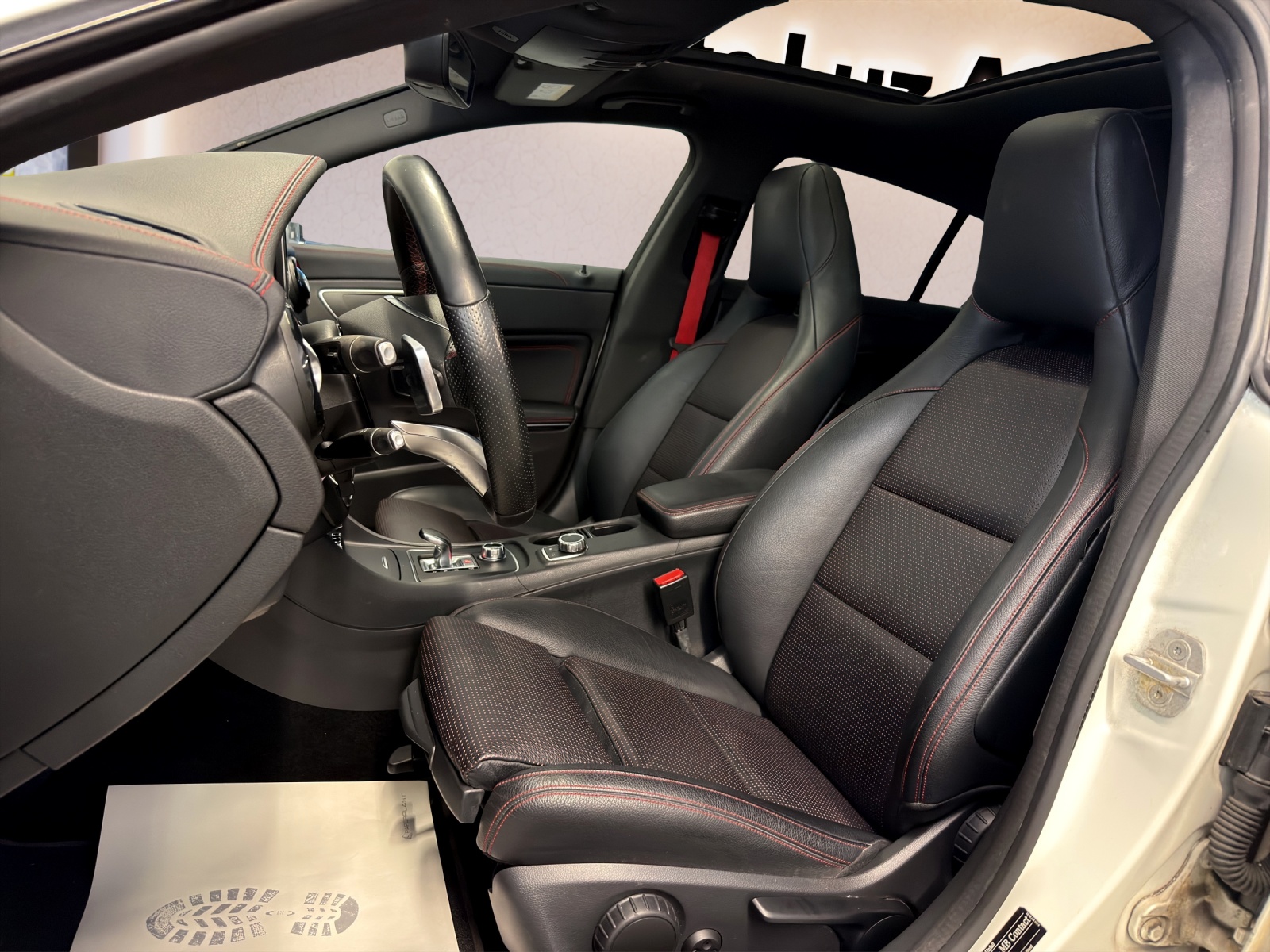 MERCEDES-BENZ CLA Shooting Brake 45 AMG 4Matic Speedshift-image-14