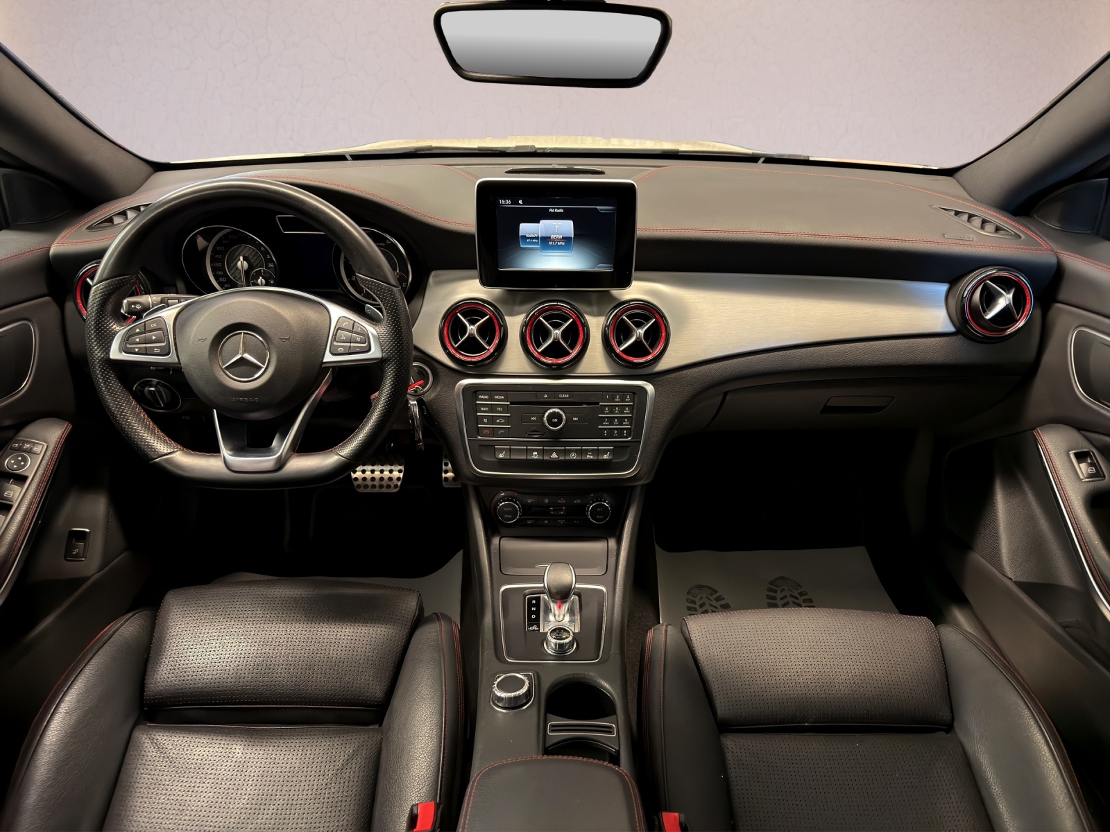 MERCEDES-BENZ CLA Shooting Brake 45 AMG 4Matic Speedshift-image-3