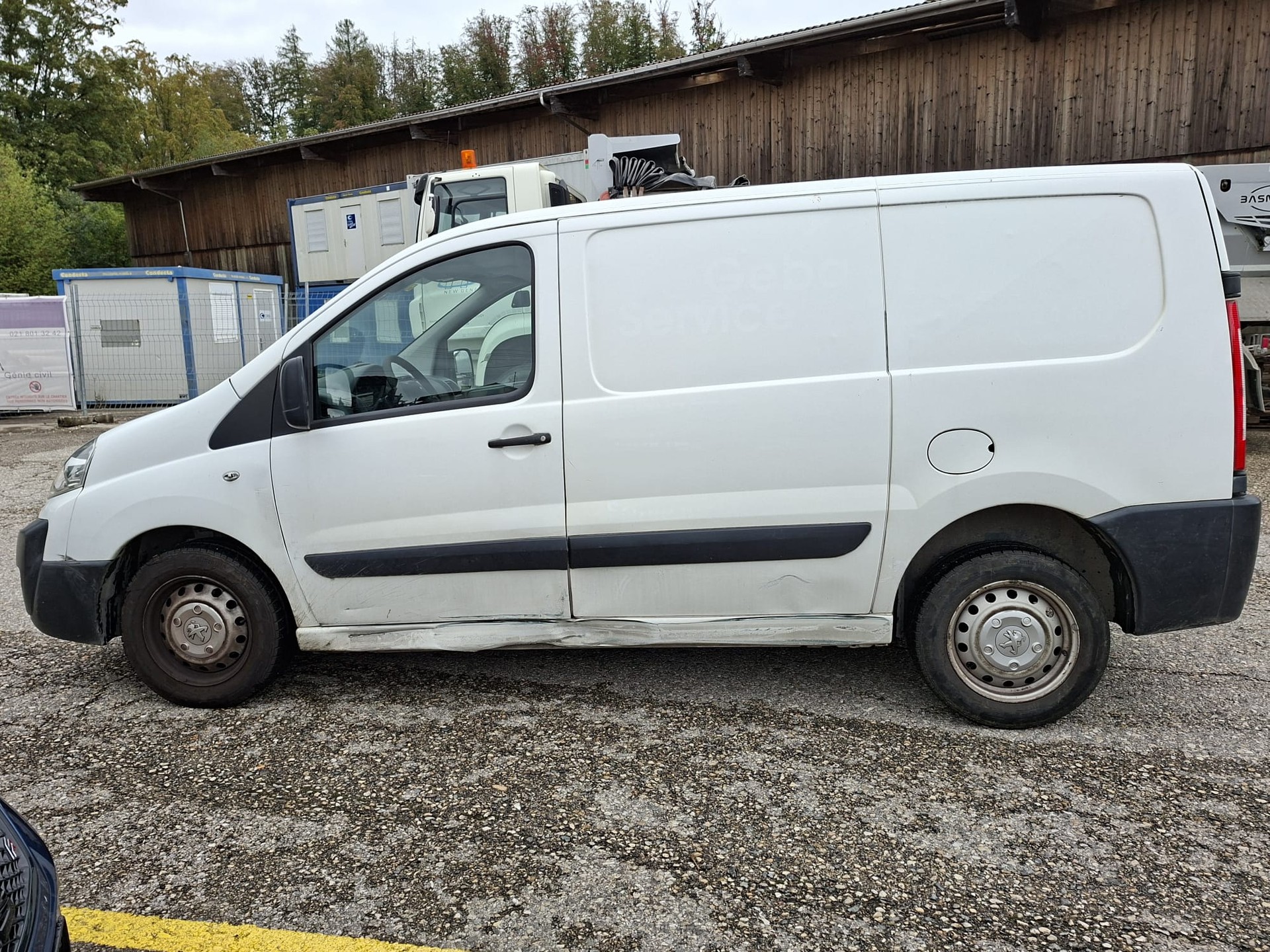 PEUGEOT Expert 2.0 HDi 229 L2H1-image-1