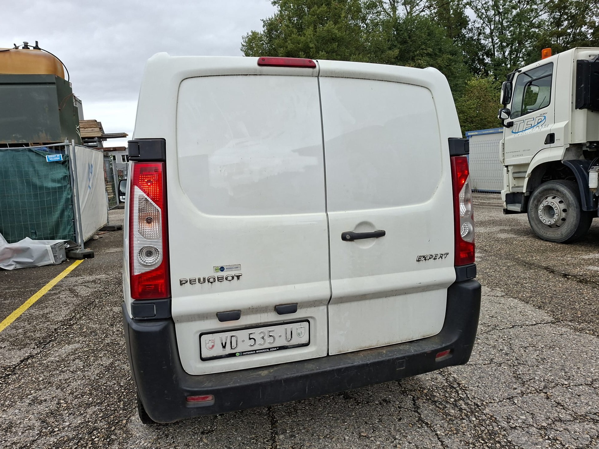 PEUGEOT Expert 2.0 HDi 229 L2H1-image-2