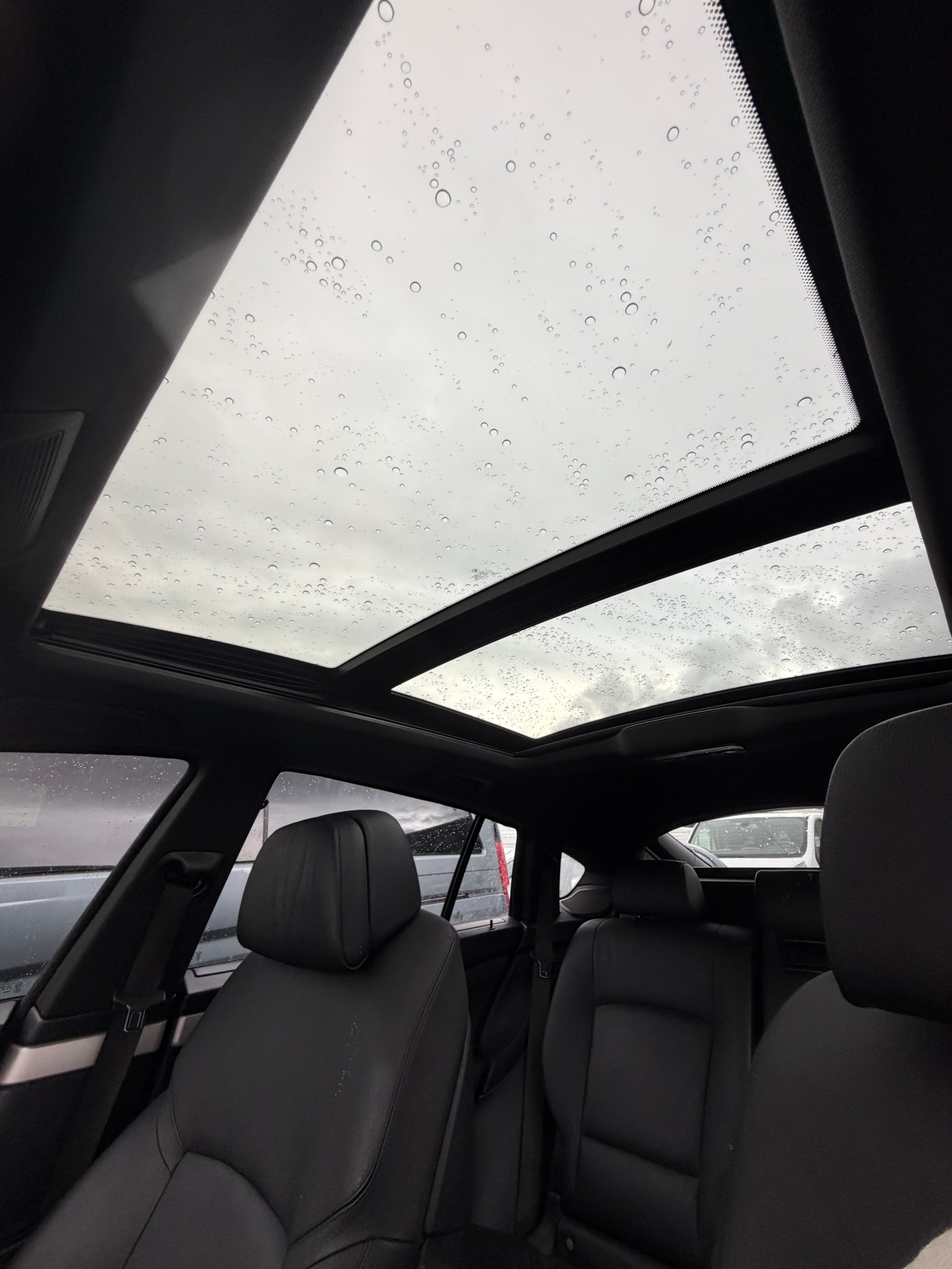 BMW 550i GT Steptronic-image-12