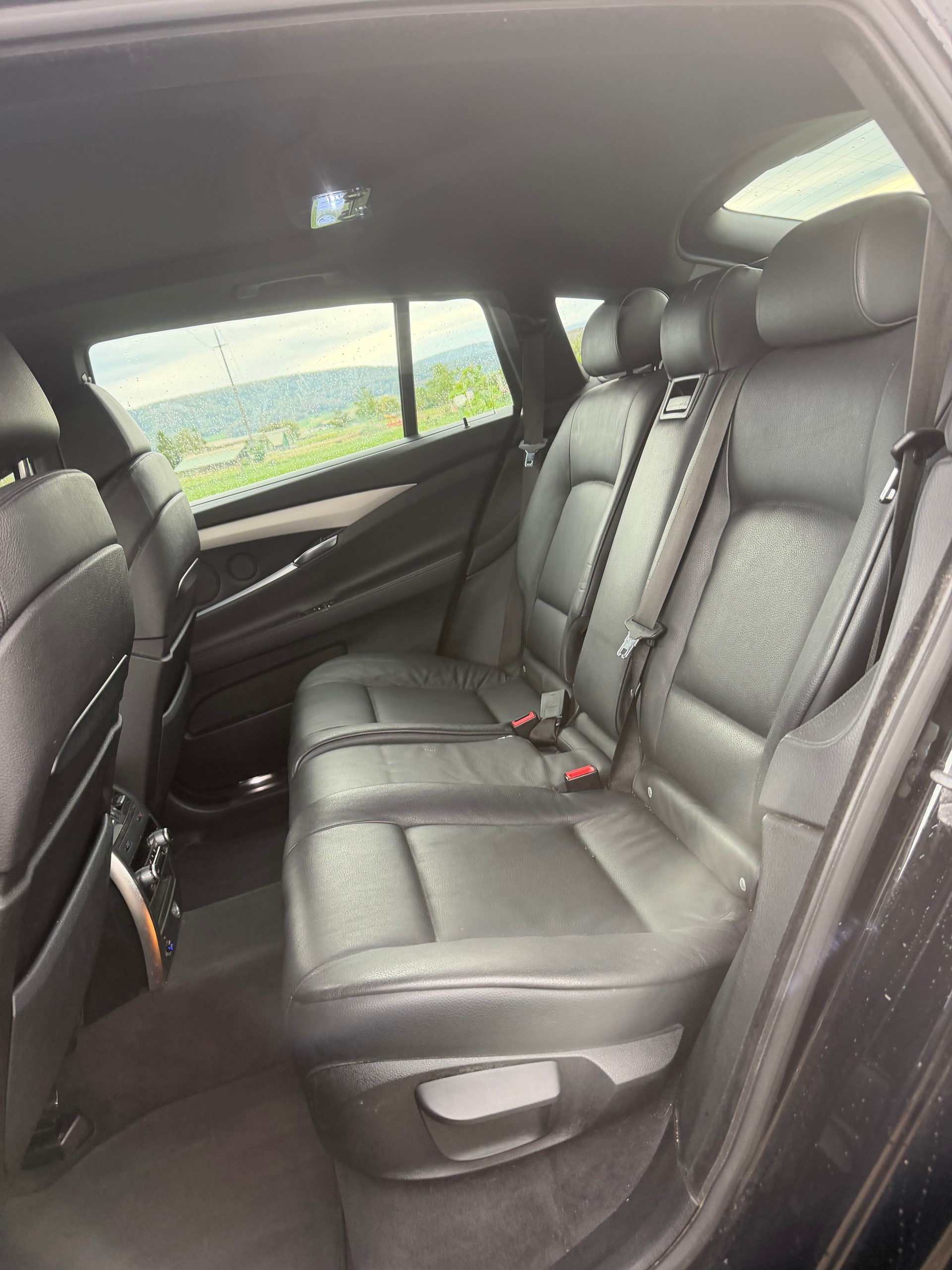 BMW 550i GT Steptronic-image-6