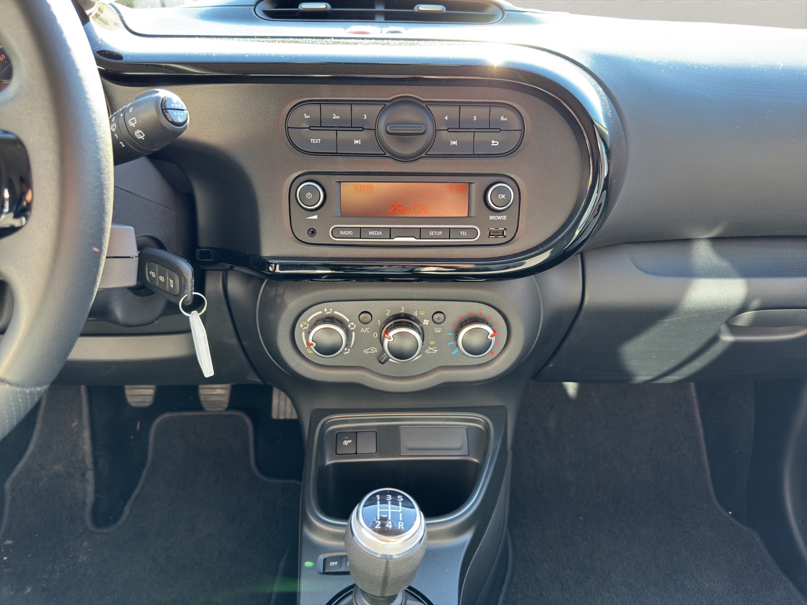 RENAULT Twingo 1.0 SCe 75 Life-image-10