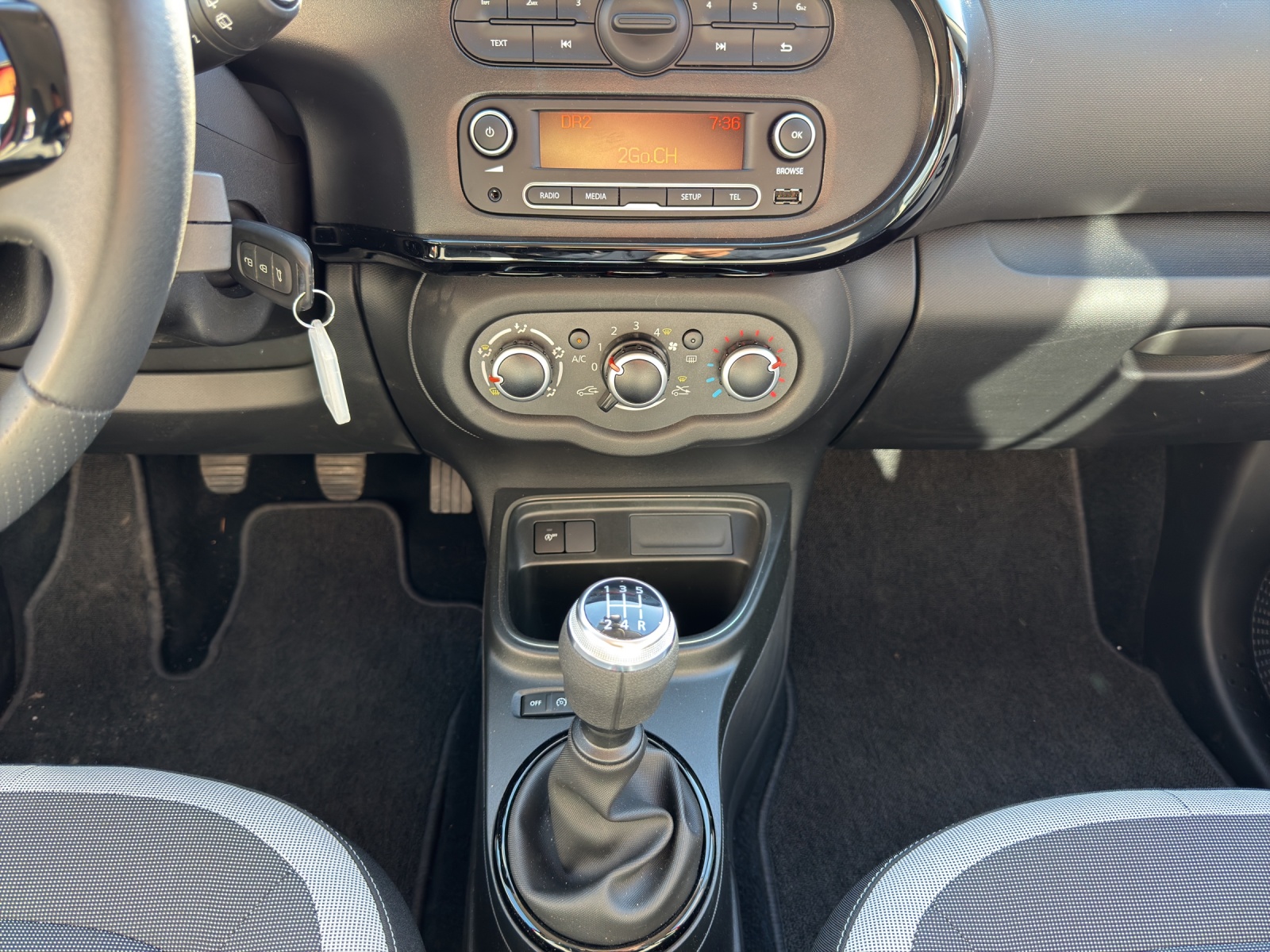 RENAULT Twingo 1.0 SCe 75 Life-image-9