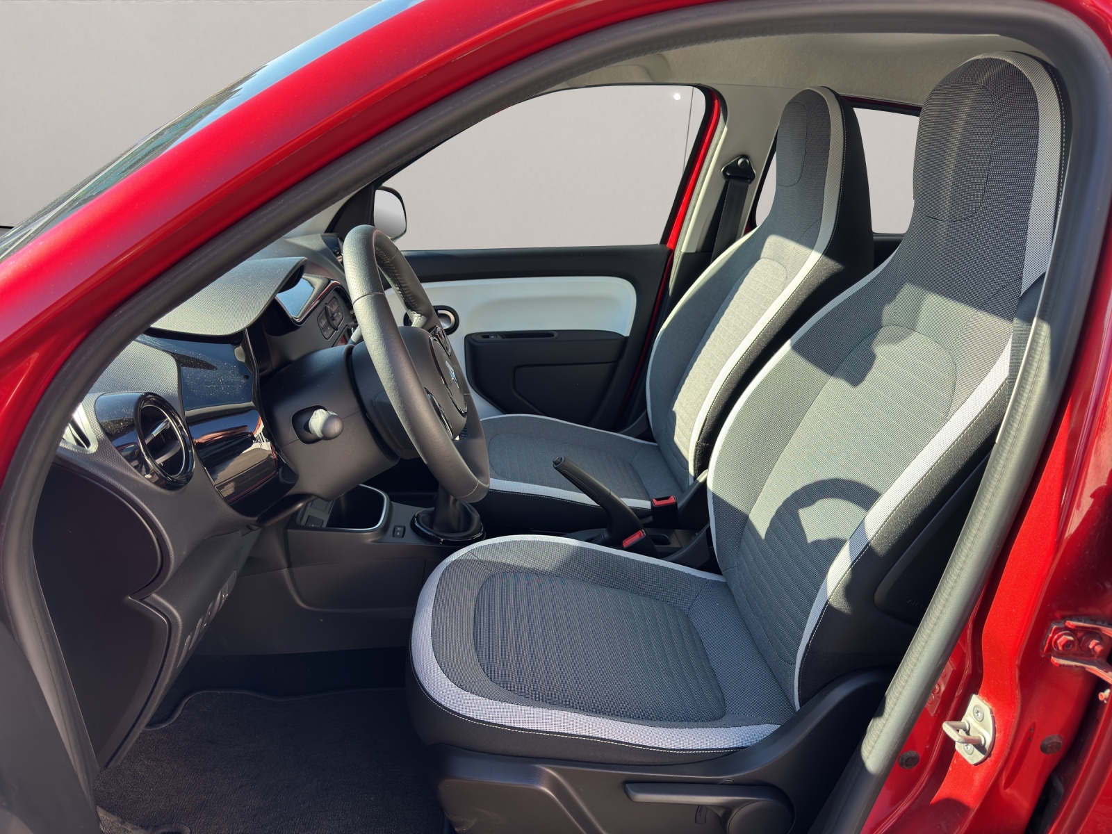 RENAULT Twingo 1.0 SCe 75 Life-image-5