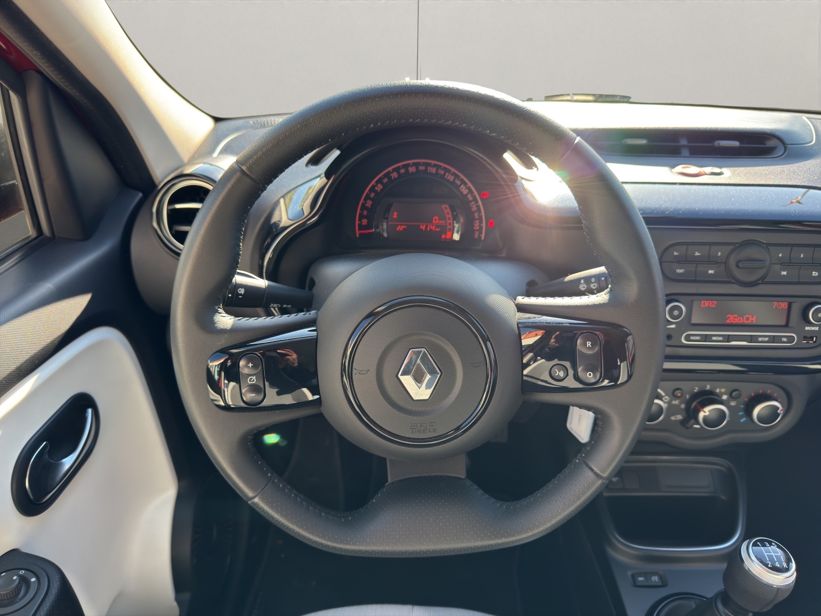 RENAULT Twingo 1.0 SCe 75 Life-image-8
