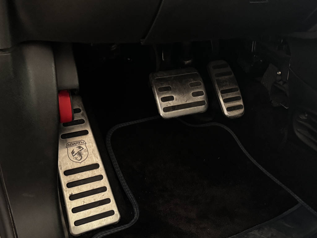 FIAT 695 C Abarth 1.4 T-Jet 180 Rivale-image-25