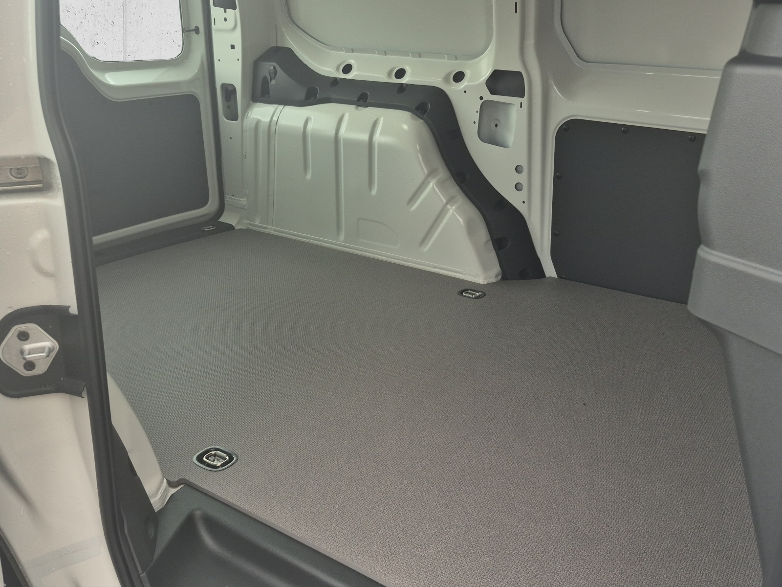 VW Caddy Cargo 2.0TDI Maxi 4Motion-image-12