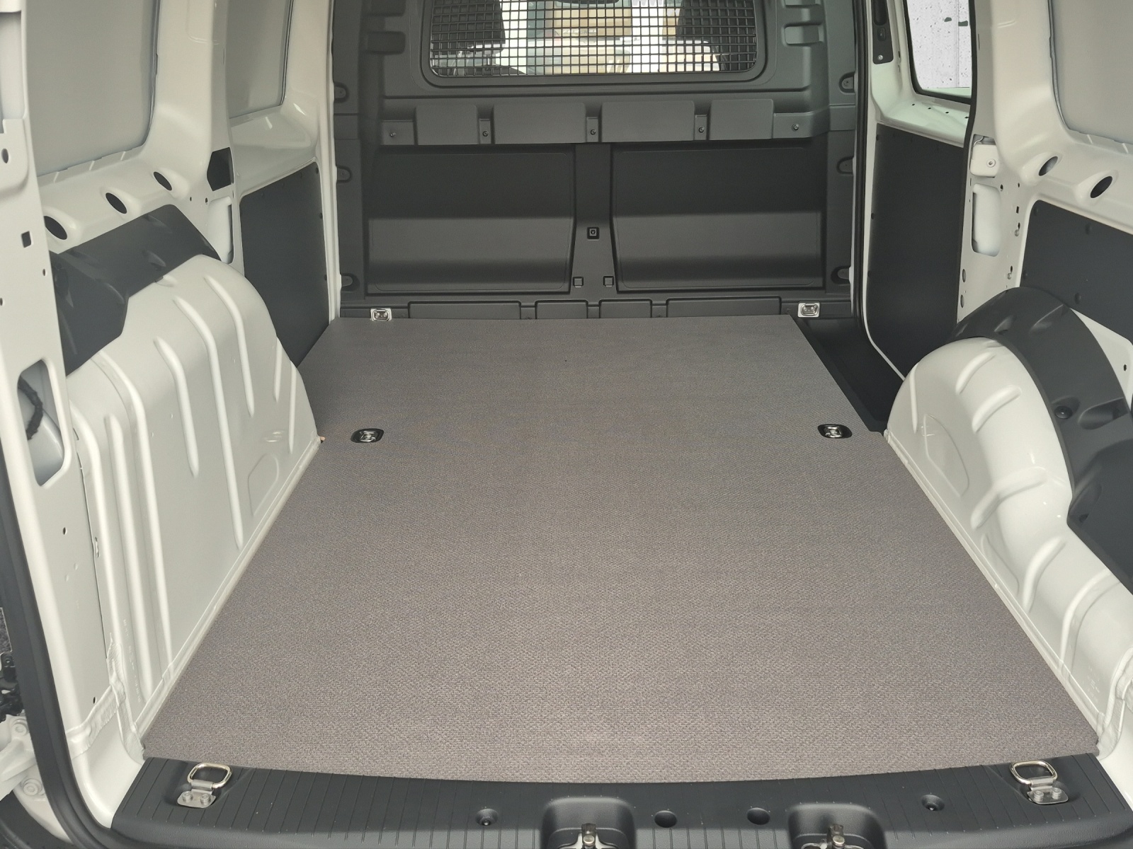 VW Caddy Cargo 2.0TDI Maxi 4Motion-image-14