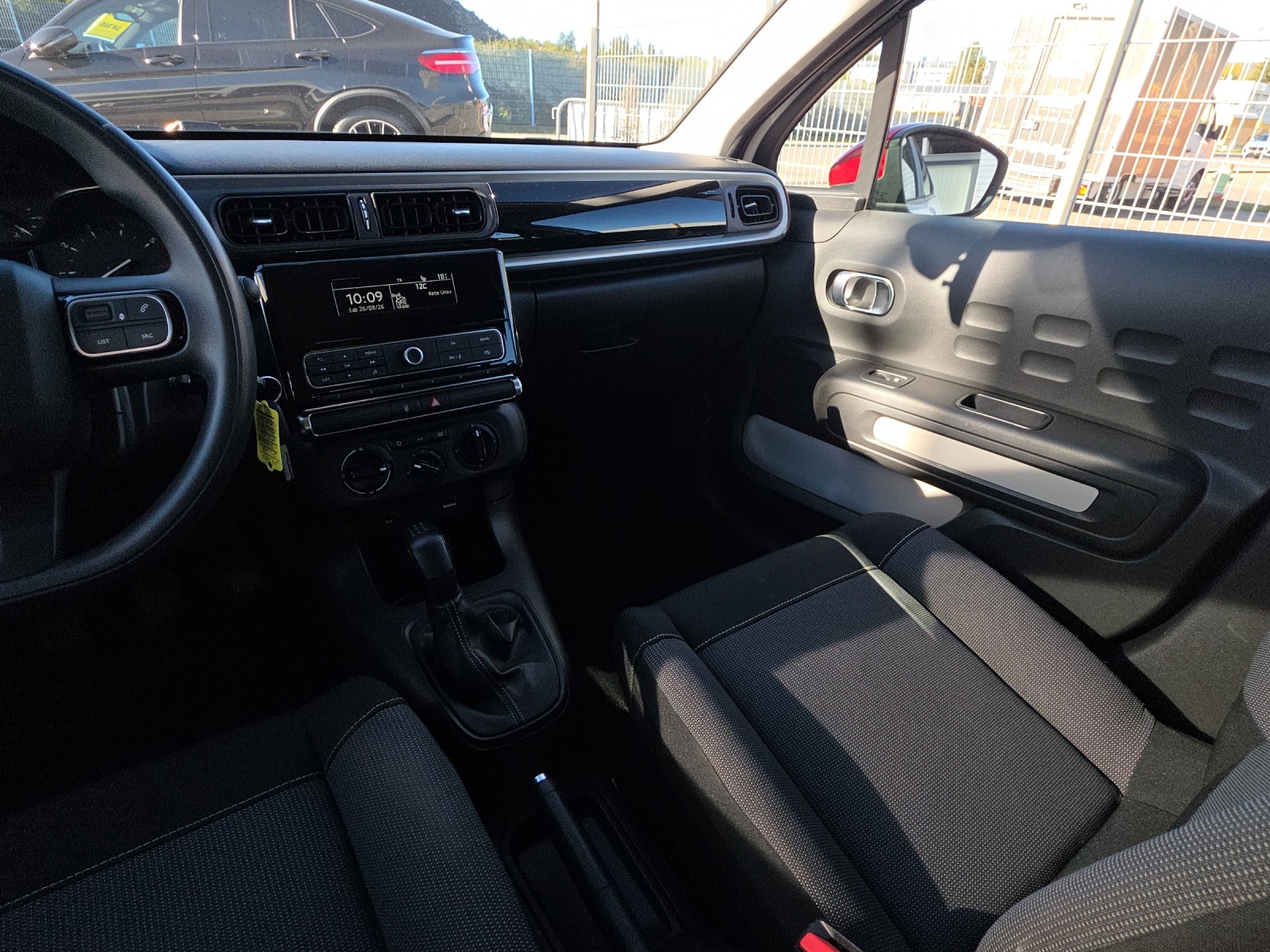 CITROEN C3 1.2i PureTech Feel-image-12