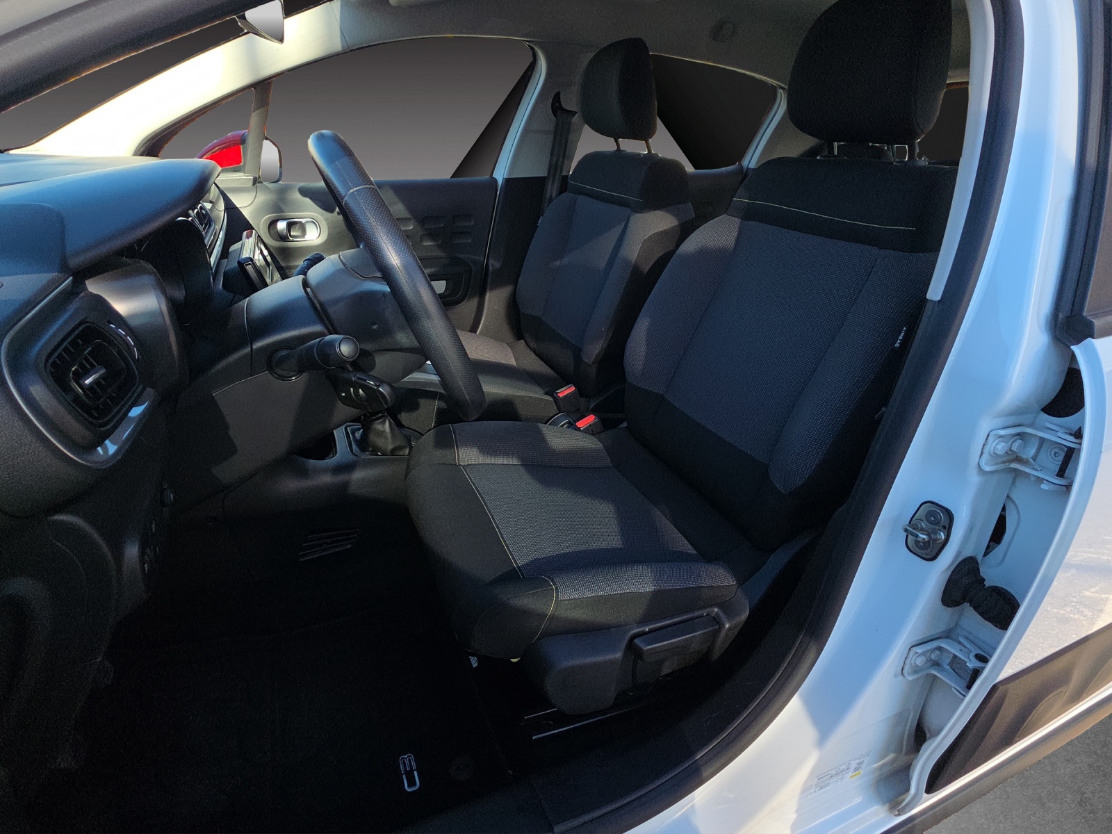 CITROEN C3 1.2i PureTech Feel-image-14