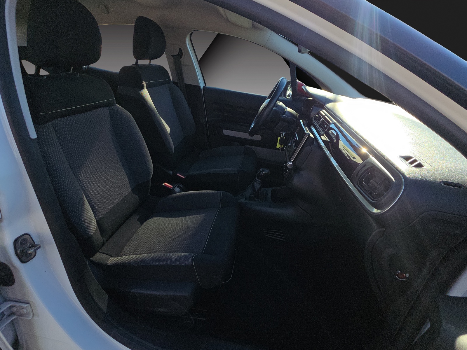 CITROEN C3 1.2i PureTech Feel-image-16