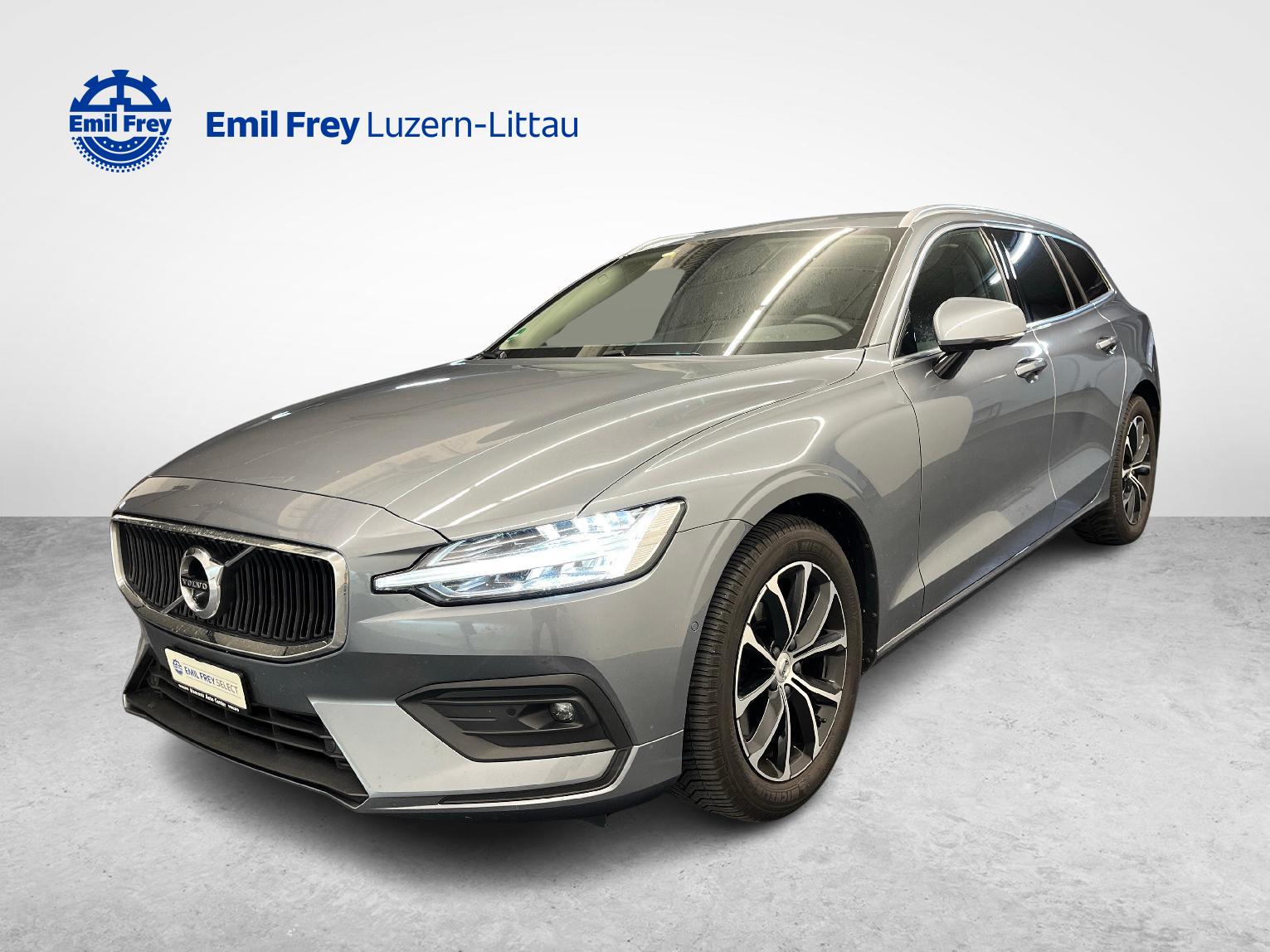 VOLVO V60 2.0 B4 Momentum-image-0