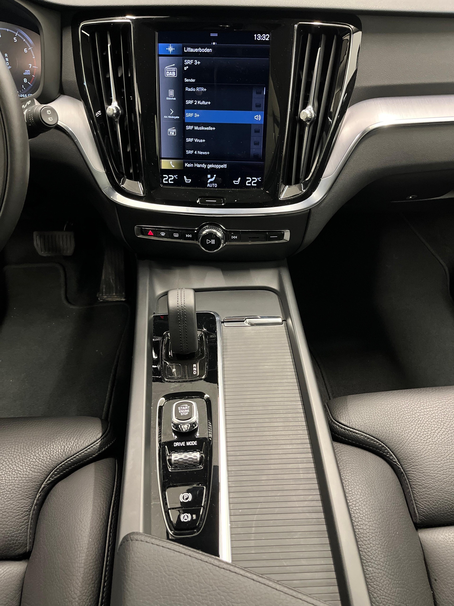 VOLVO V60 2.0 B4 Momentum-image-15