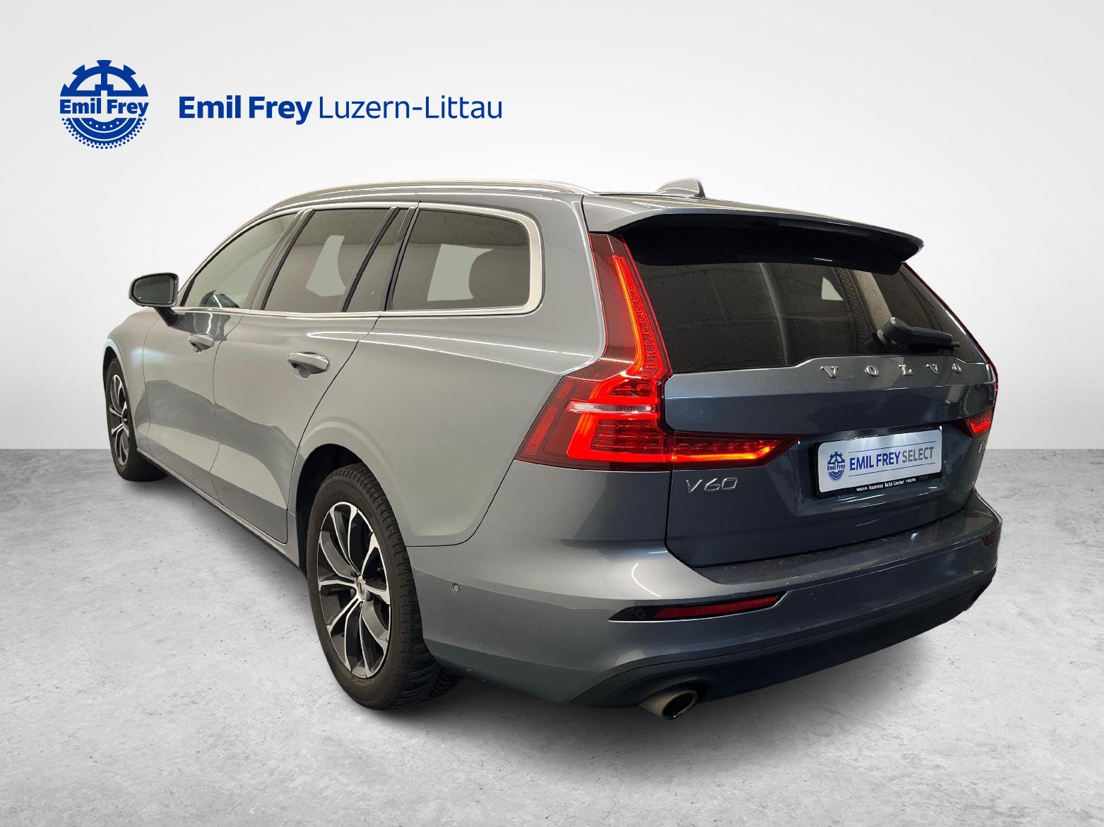 VOLVO V60 2.0 B4 Momentum-image-2
