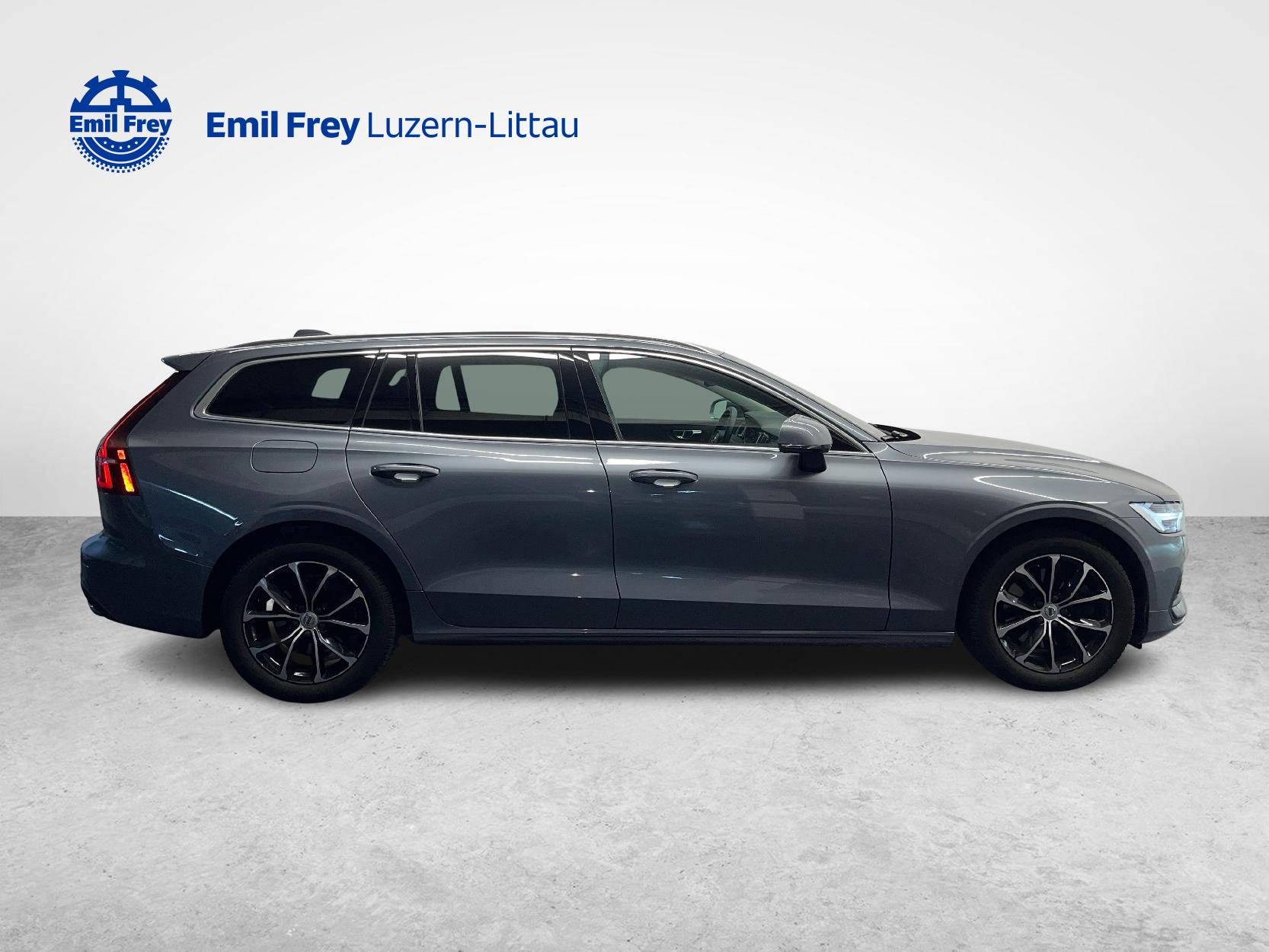 VOLVO V60 2.0 B4 Momentum-image-5