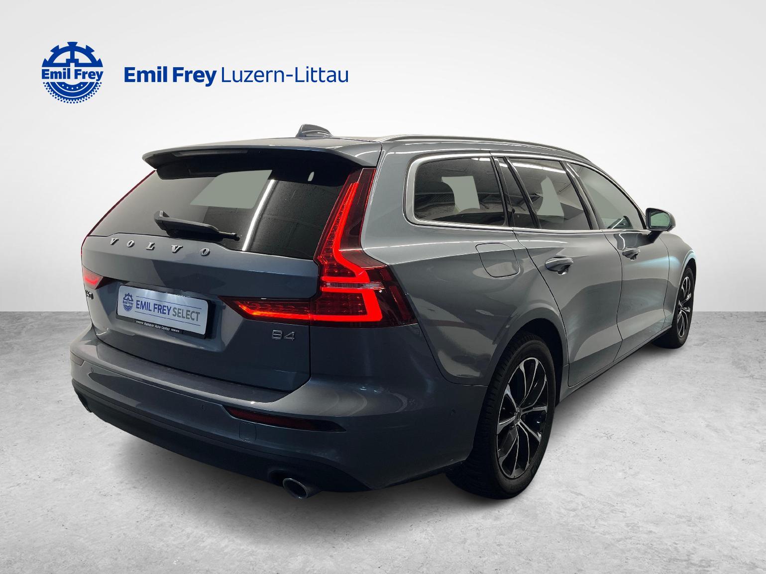 VOLVO V60 2.0 B4 Momentum-image-4