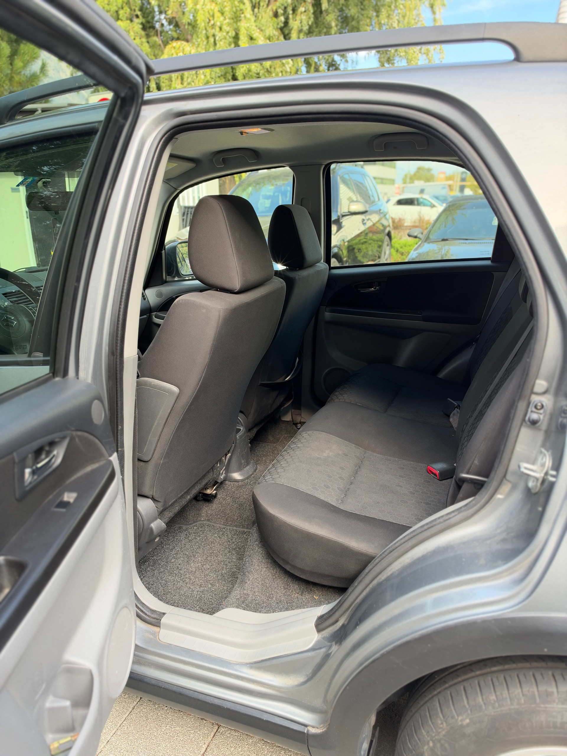 SUZUKI SX4-image-4