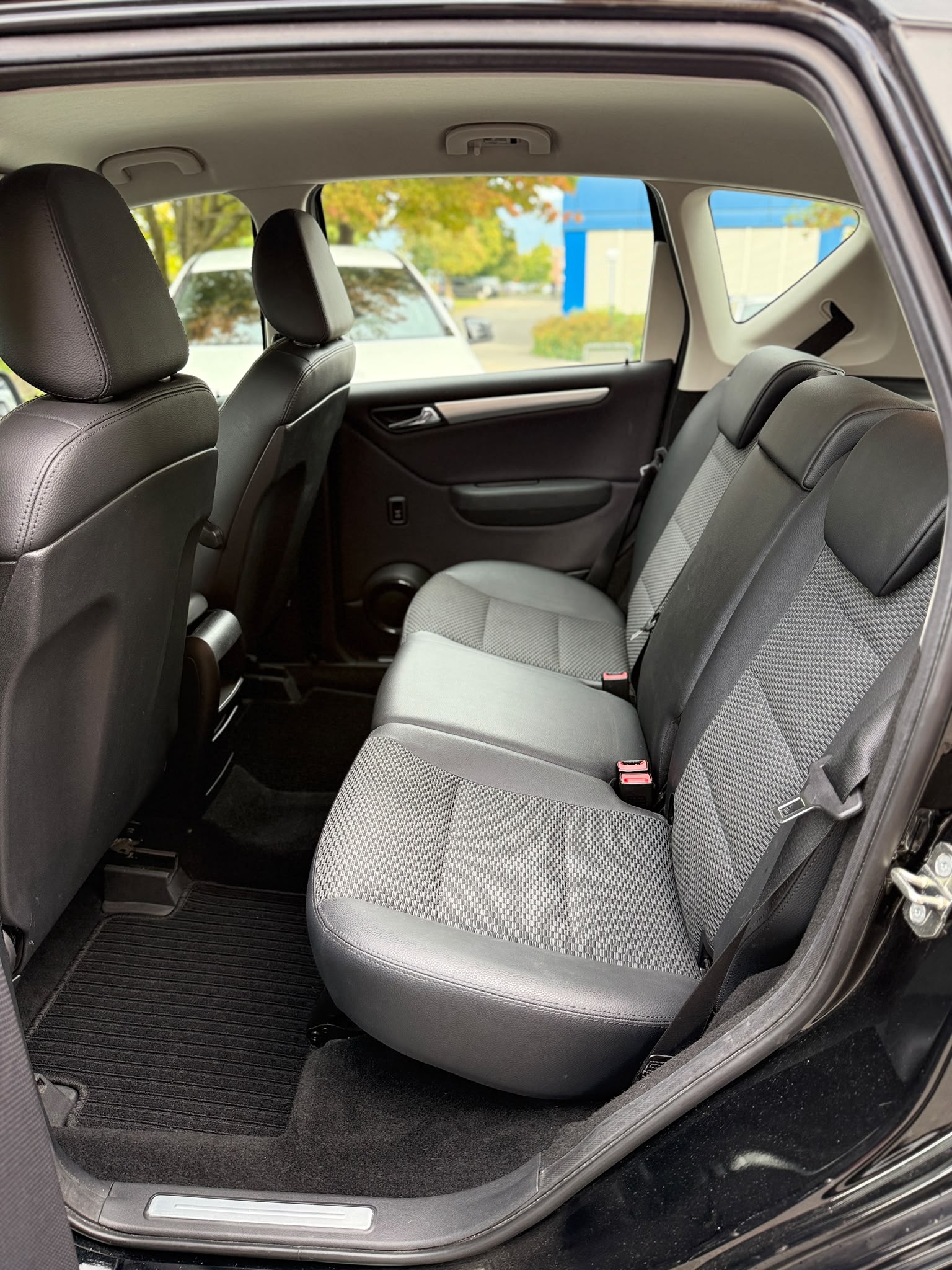 MERCEDES-BENZ A 180 Avantgarde-image-10