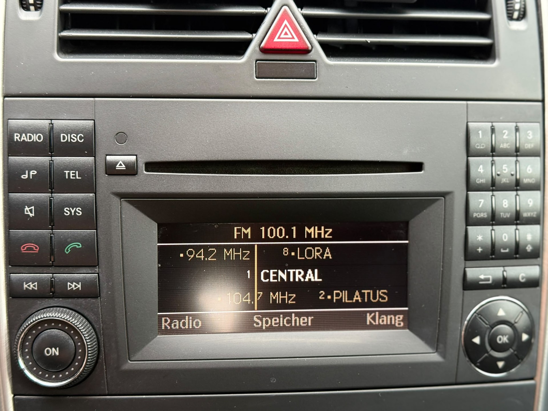 MERCEDES-BENZ A 180 Avantgarde-image-18