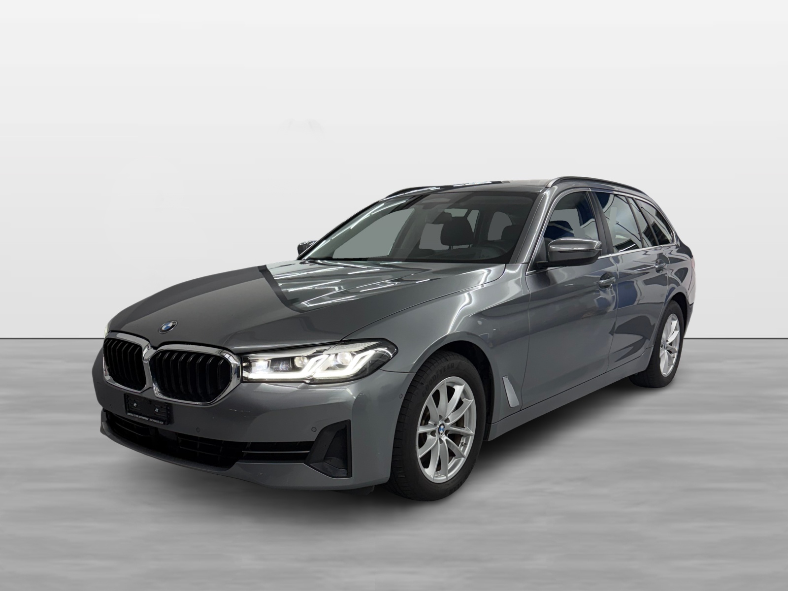 BMW 520d xDrive 48V Touring Steptronic-image-1