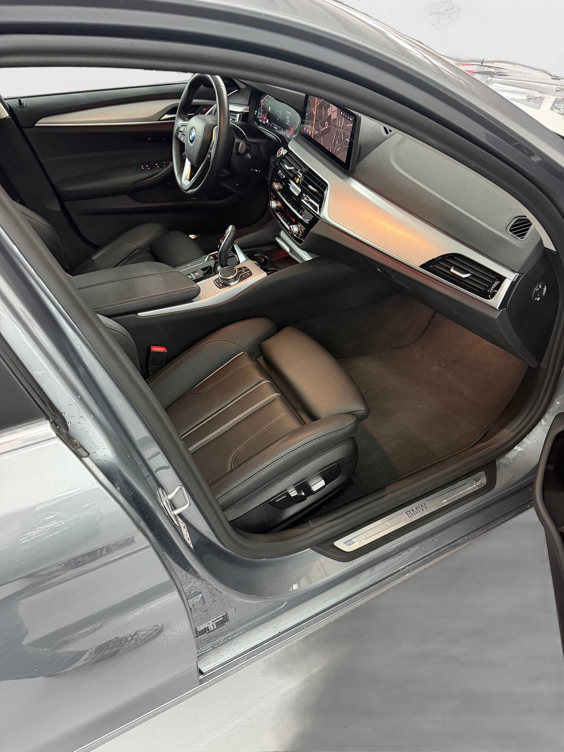 BMW 520d xDrive 48V Touring Steptronic-image-9