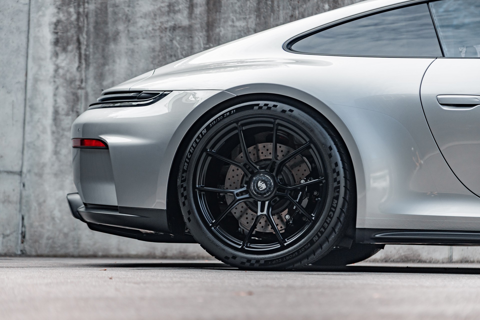 PORSCHE 911 Carrera GT3 PDK Touring-image-2