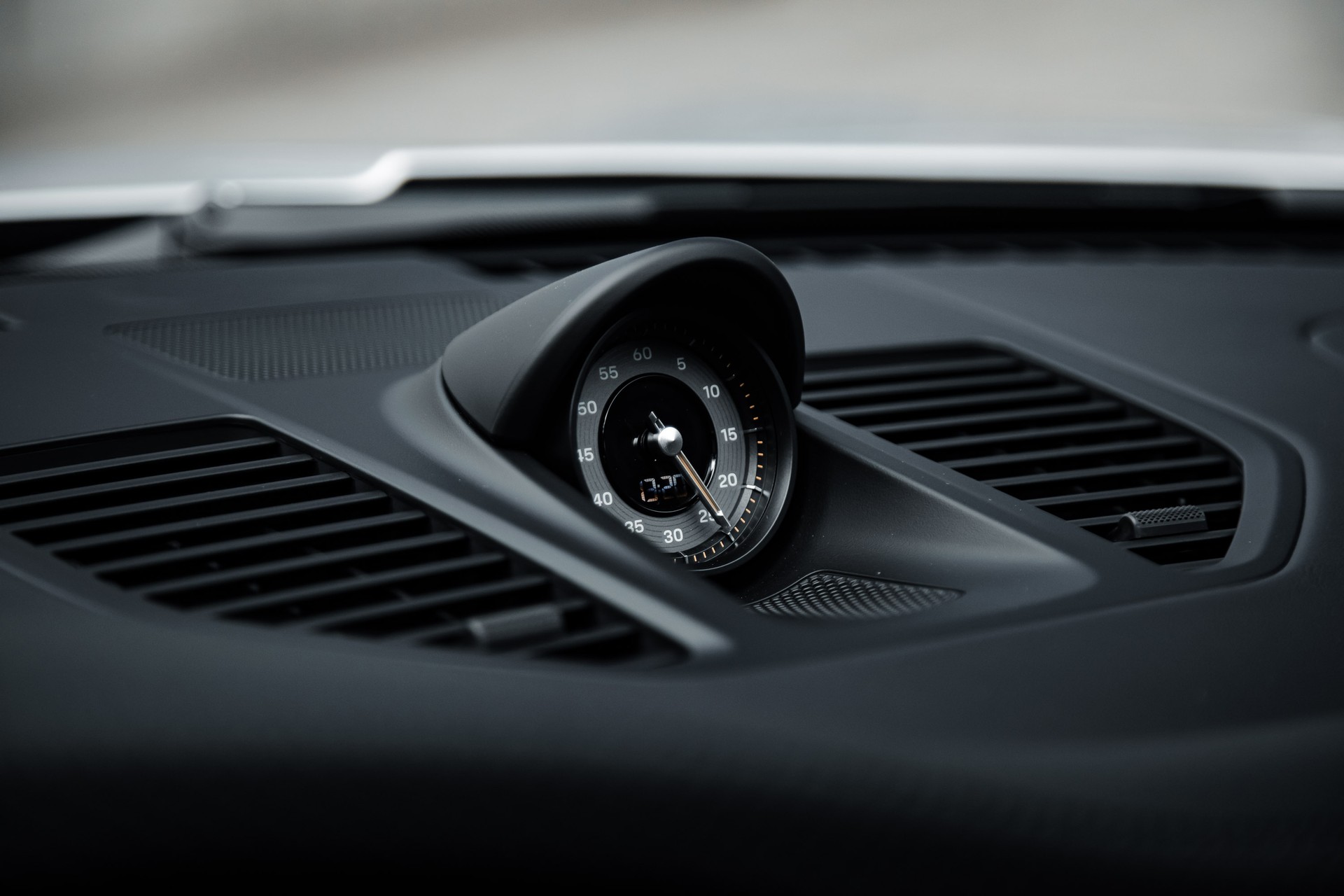 PORSCHE 911 Carrera GT3 PDK Touring-image-21