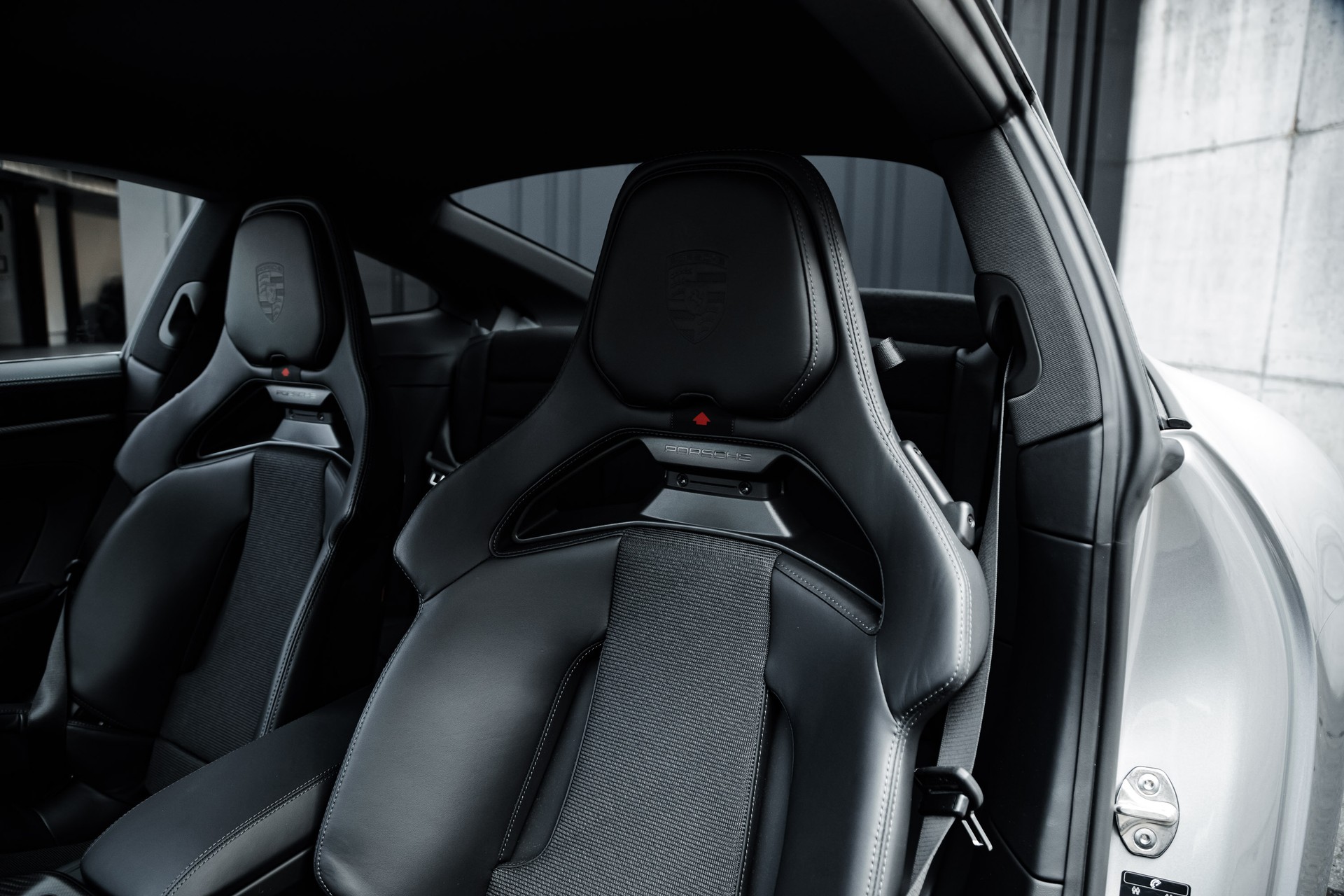 PORSCHE 911 Carrera GT3 PDK Touring-image-23