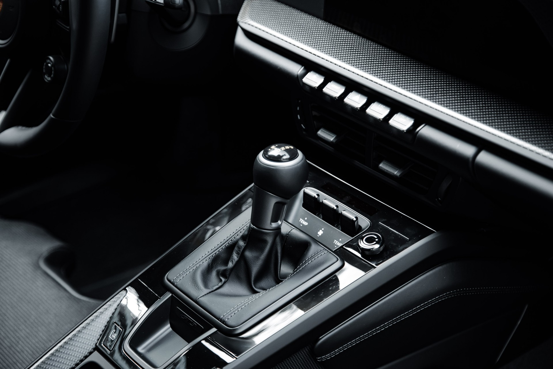 PORSCHE 911 Carrera GT3 PDK Touring-image-17