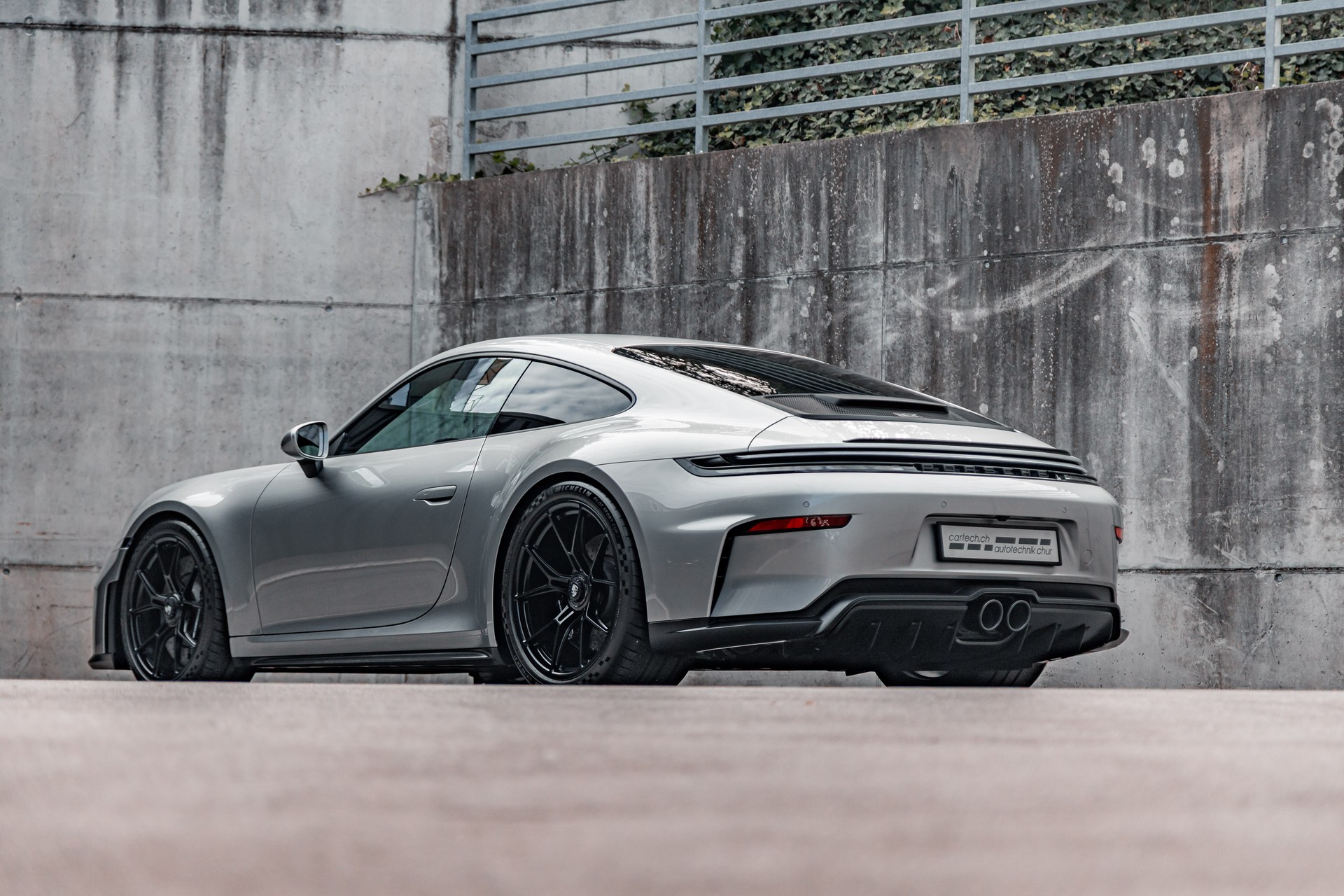 PORSCHE 911 Carrera GT3 PDK Touring-image-8