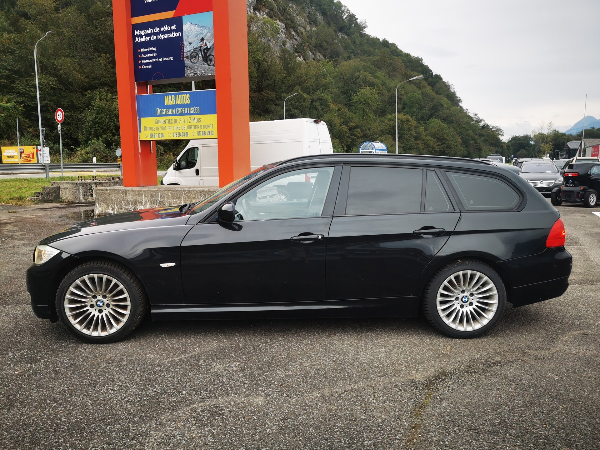 BMW 318i Touring-image-4
