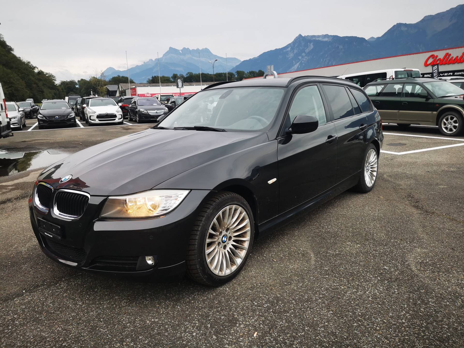 BMW 318i Touring-image-5