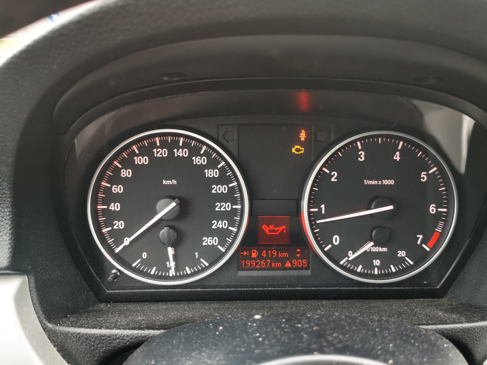 BMW 318i Touring-image-12