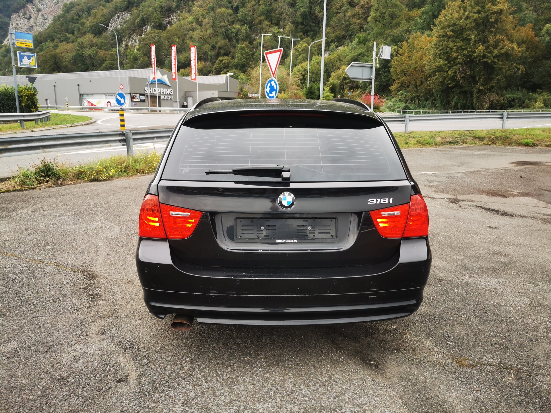 BMW 318i Touring-image-3
