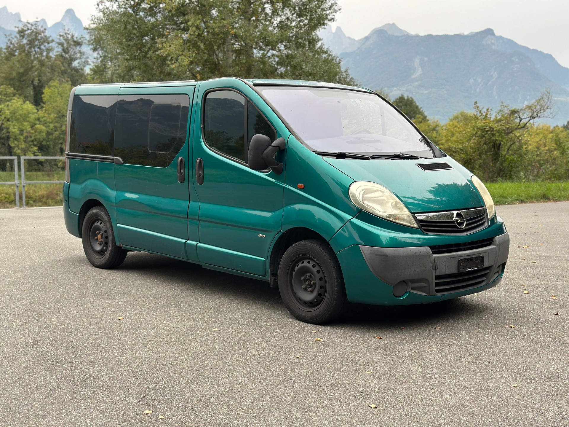 OPEL Vivaro Life 2.5CDTI 2.7t L1H1 (aménagé/Eingerichtet)-image-0