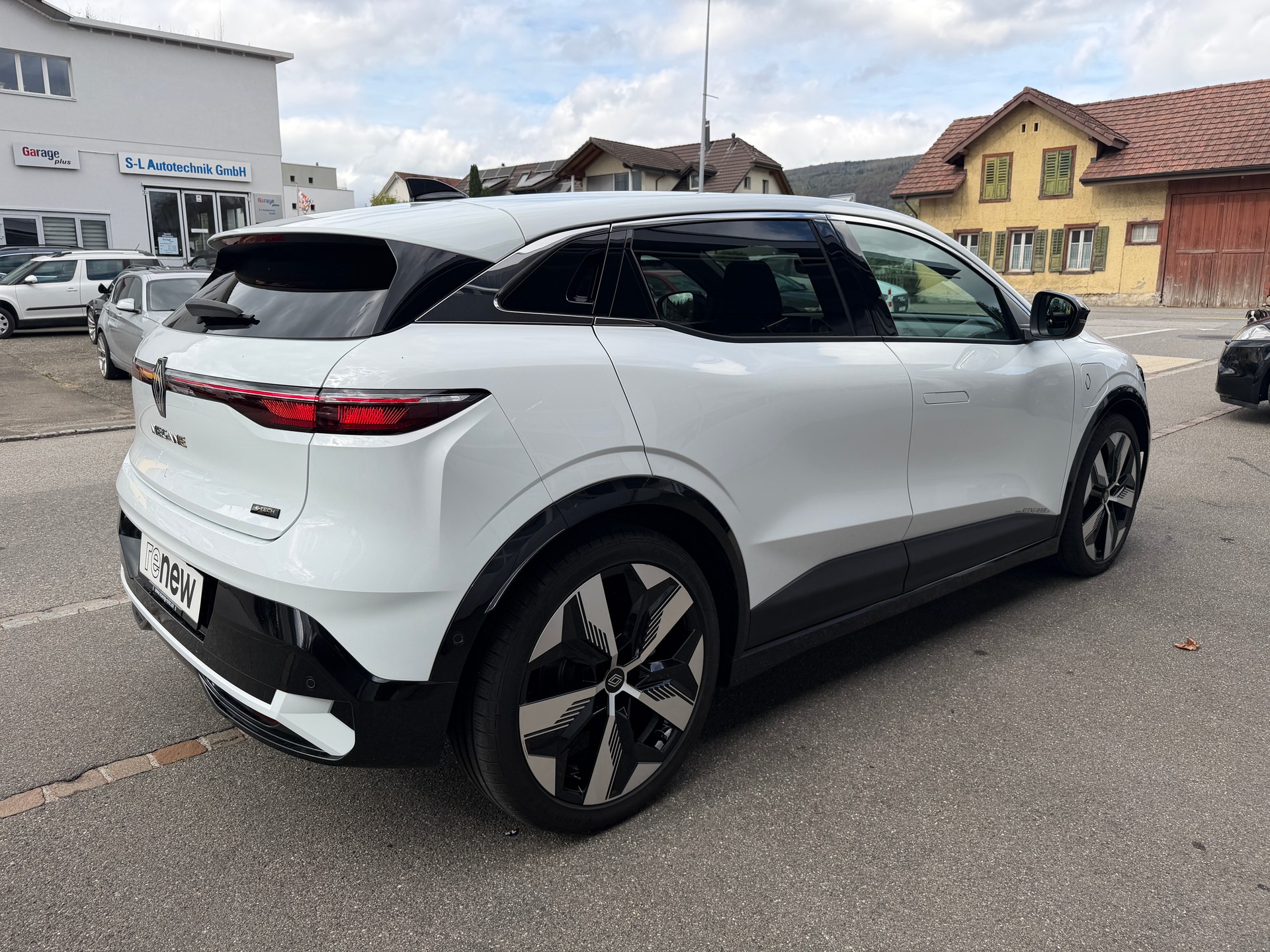 RENAULT Mégane E-Tech techno-image-4