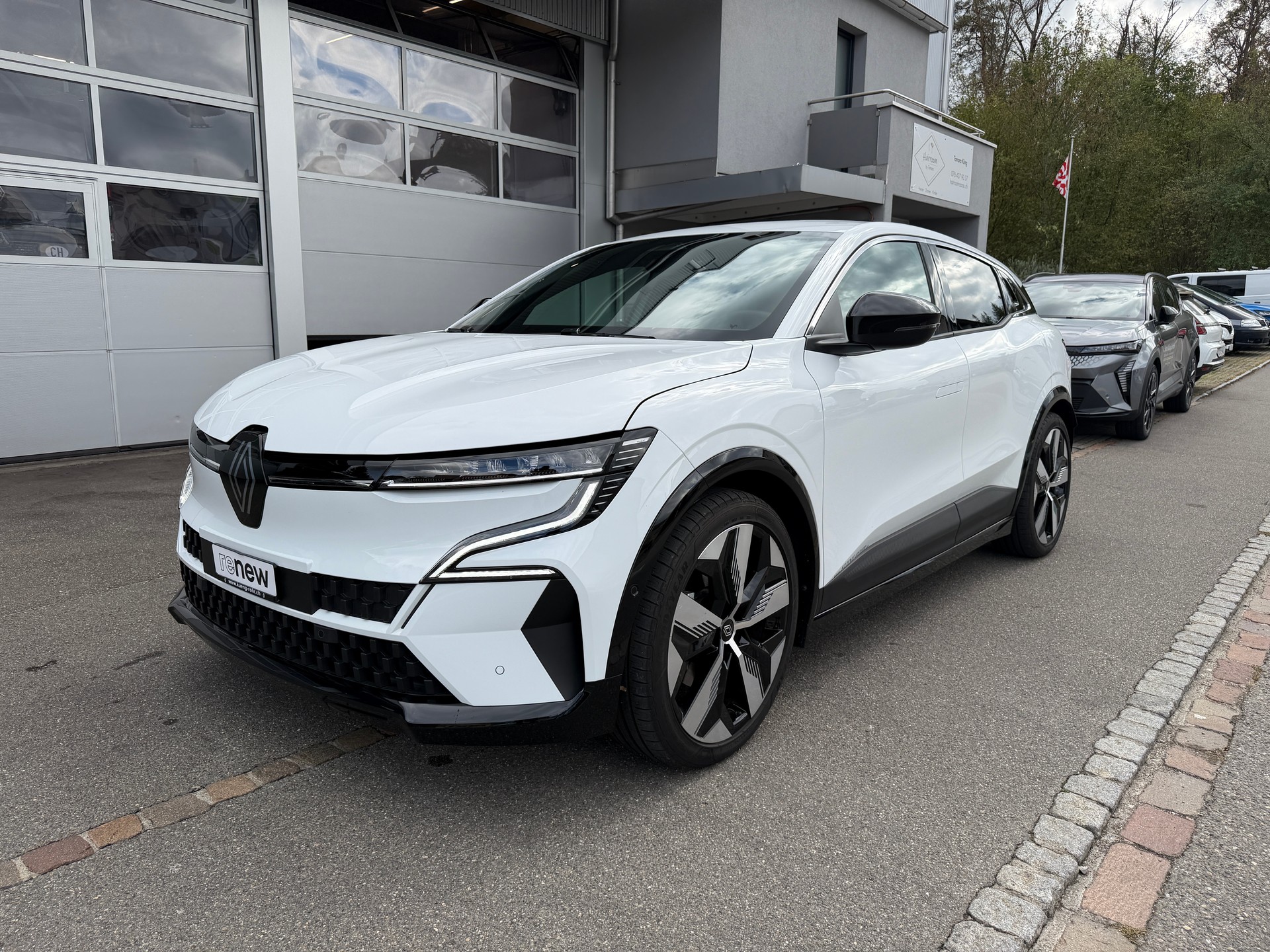 RENAULT Mégane E-Tech techno-image-0
