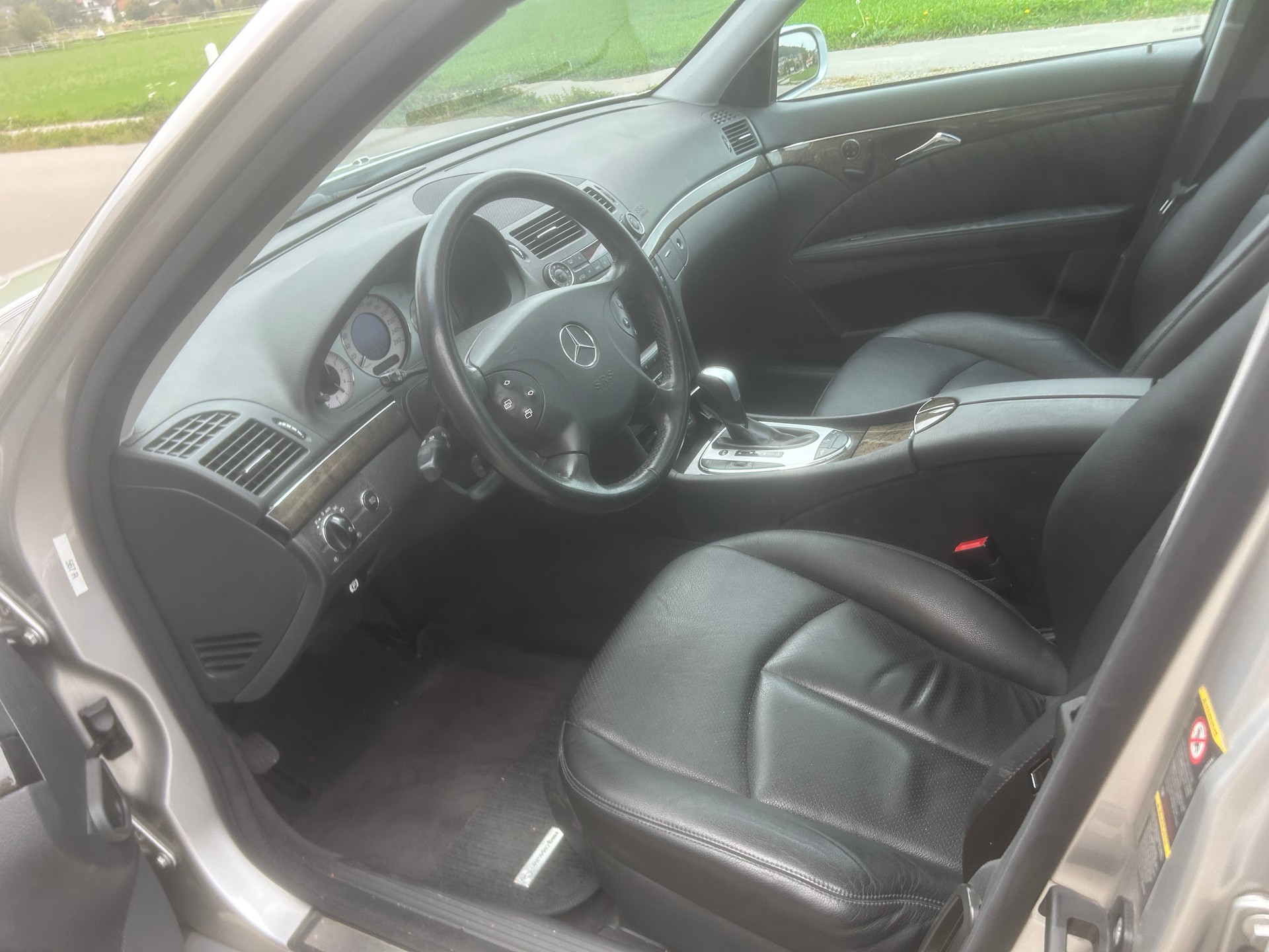 MERCEDES-BENZ E 350 Elégance 4Matic Automatic-image-4