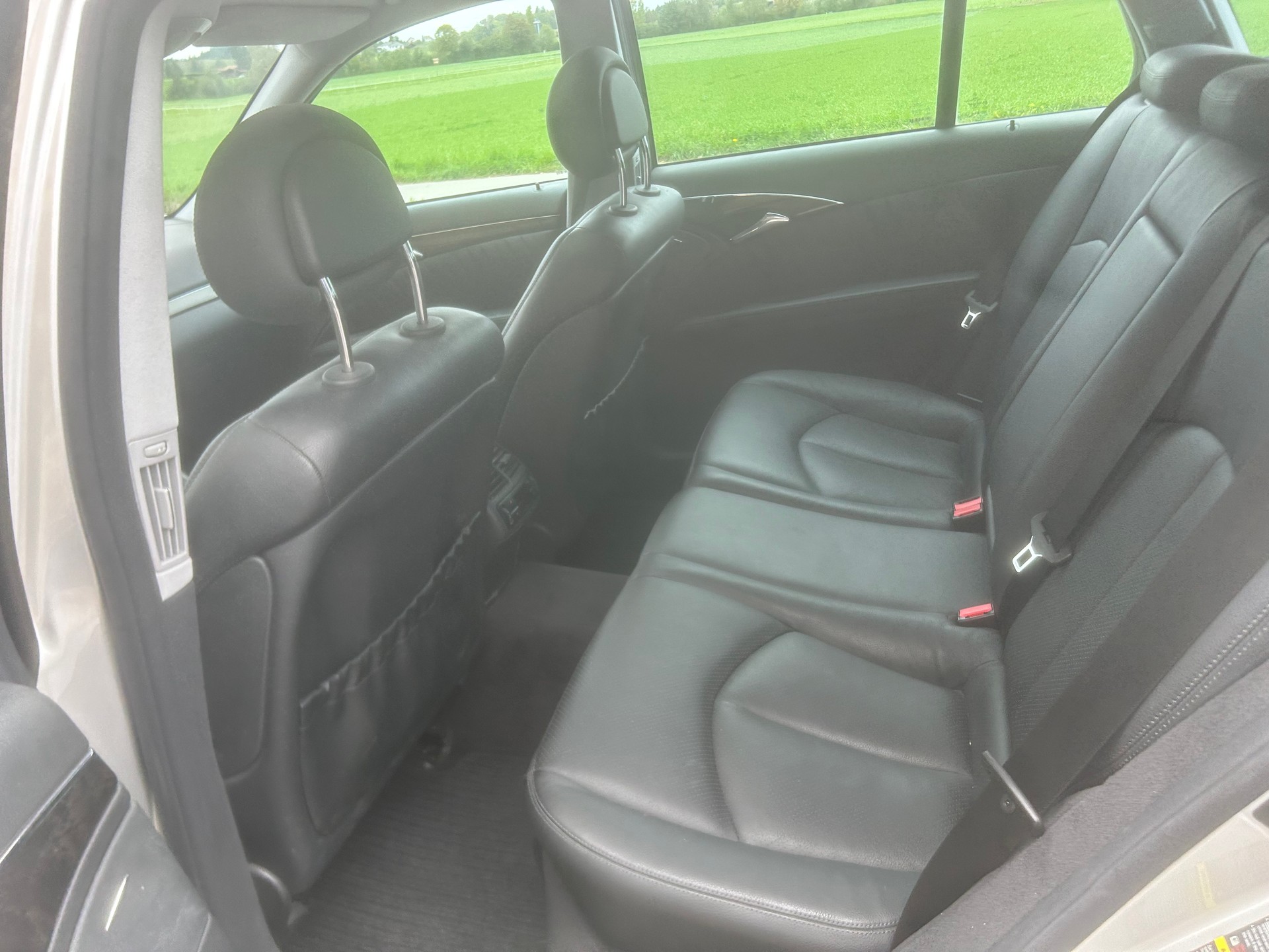 MERCEDES-BENZ E 350 Elégance 4Matic Automatic-image-12