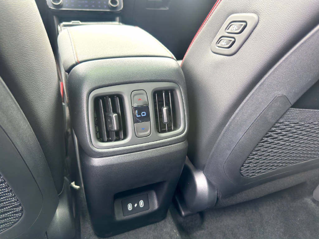 HYUNDAI TUCSON 1.6 T-GDi Hybrid N-Line 4WD-image-17