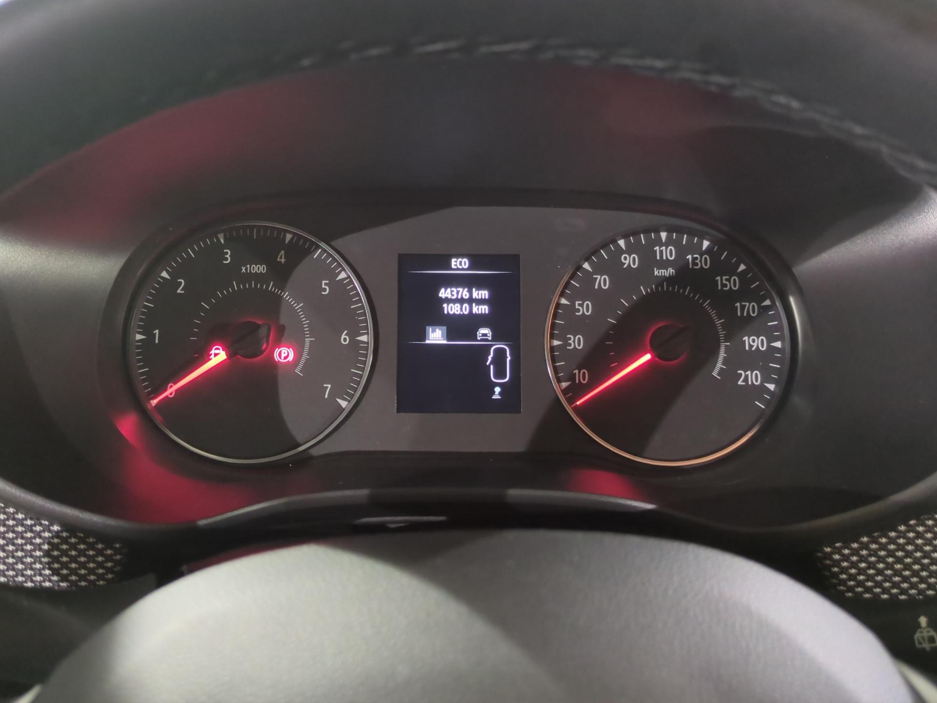 DACIA Jogger TCe 110 Comfort-image-10