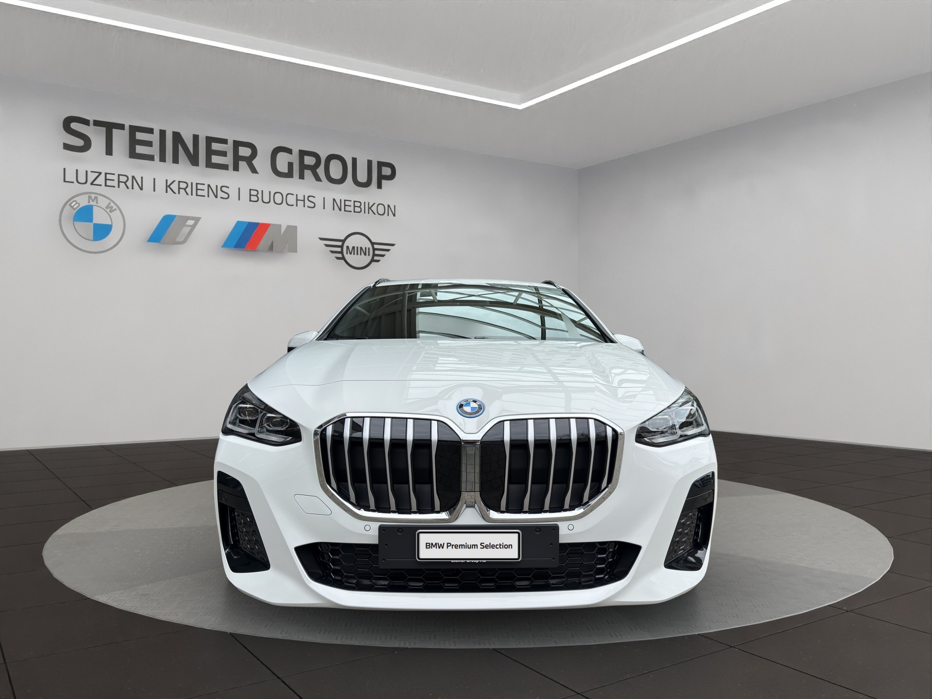 BMW 225e xDrive Active Tourer M Sport-image-1