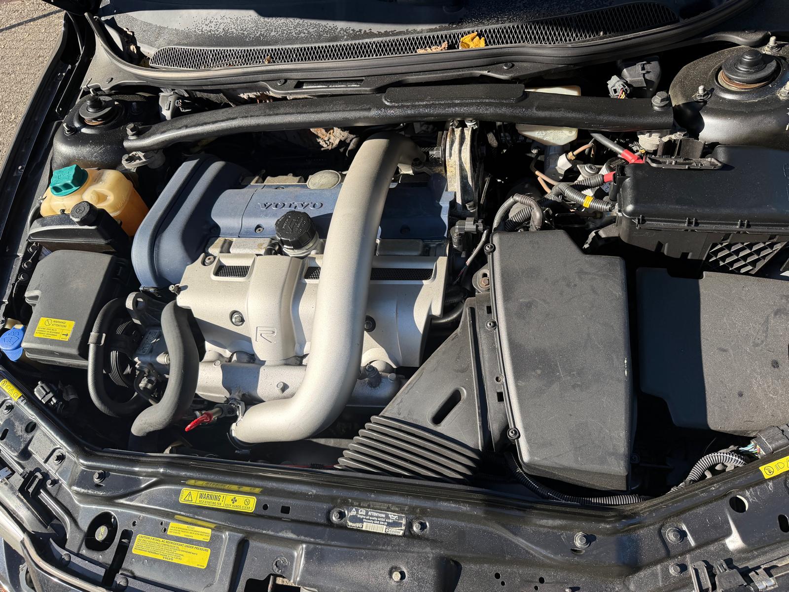 VOLVO V70 R AWD-image-3