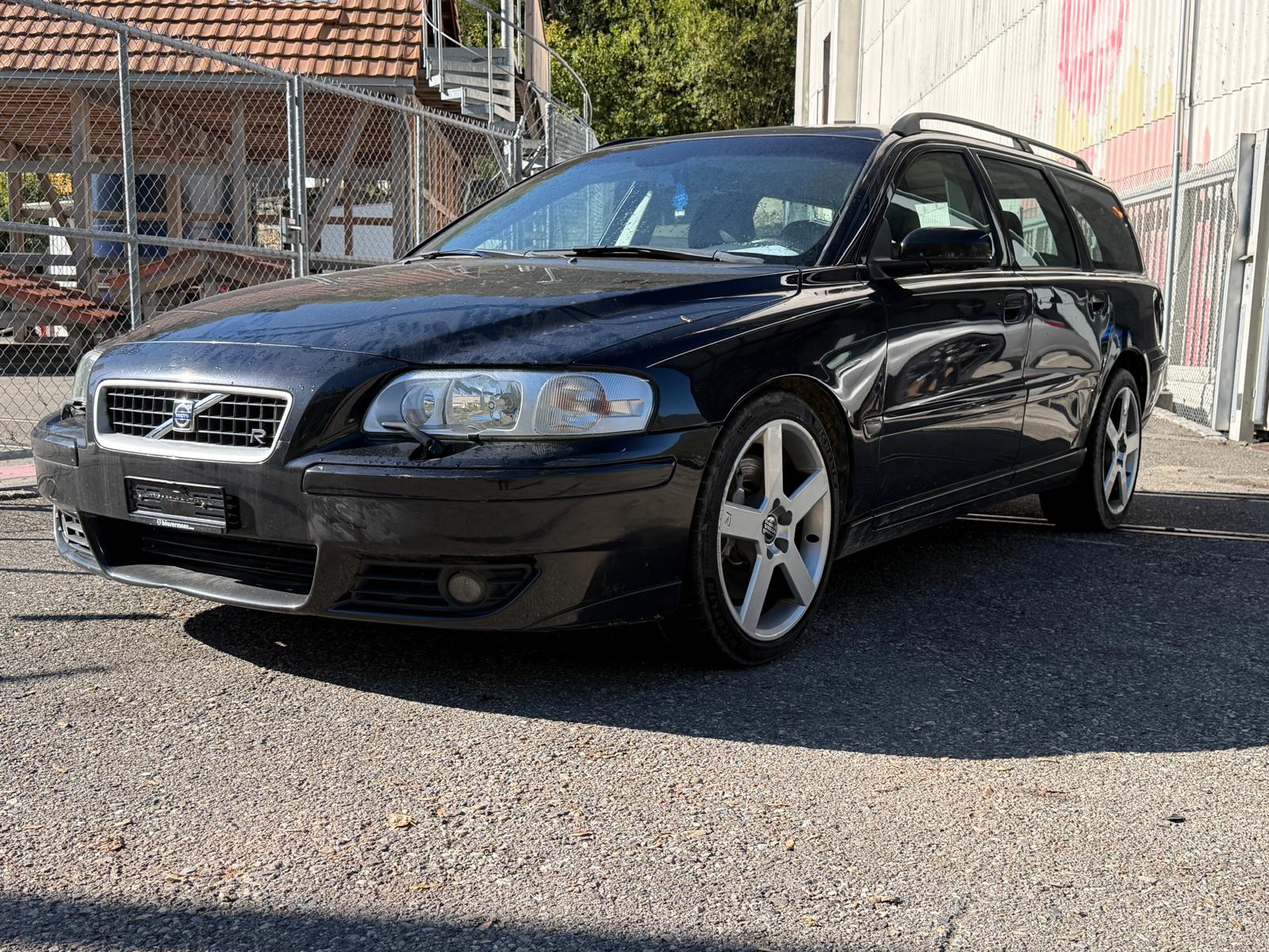 VOLVO V70 R AWD-image-4