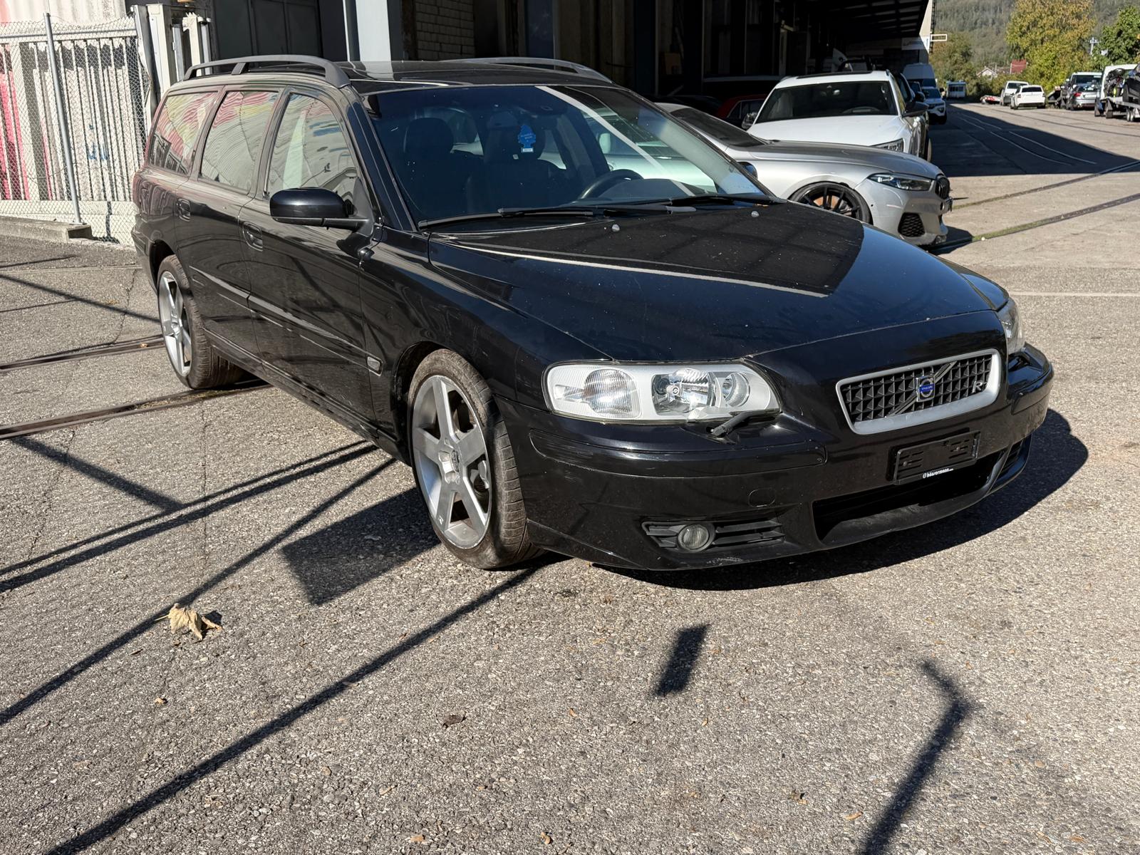 VOLVO V70 R AWD-image-5